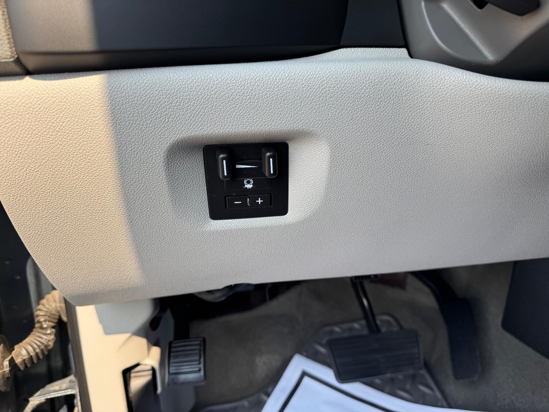 2012 Chevrolet Silverado 2500 HD LT / 2 WHEEL DRIVE / EXTENDED CAB / LONG BOX / 6.0 GAS V8 / 1 OWNER