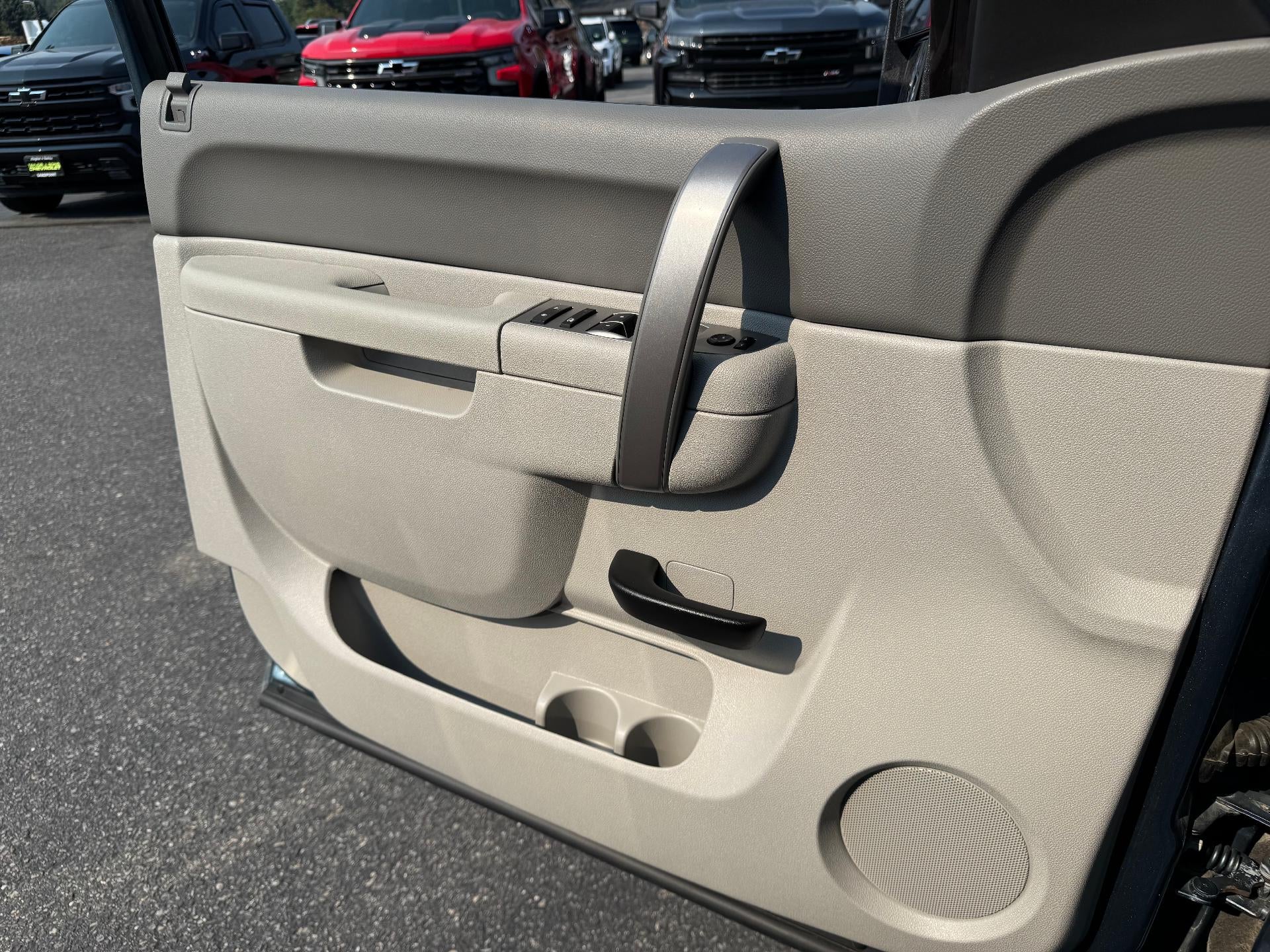 2012 Chevrolet Silverado 2500 HD LT / 2 WHEEL DRIVE / EXTENDED CAB / LONG BOX / 6.0 GAS V8 / 1 OWNER