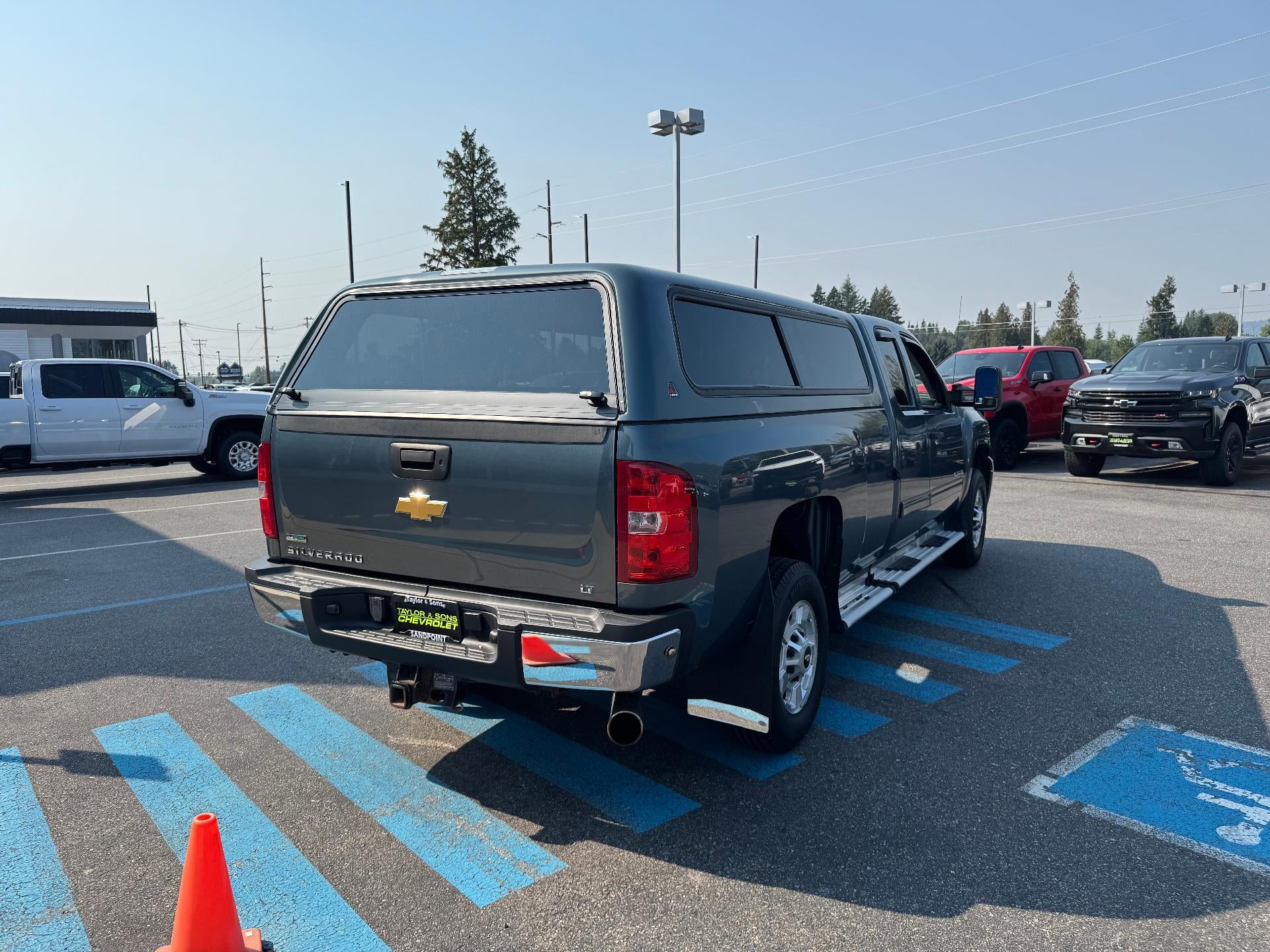 2012 Chevrolet Silverado 2500 HD LT / 2 WHEEL DRIVE / EXTENDED CAB / LONG BOX / 6.0 GAS V8 / 1 OWNER