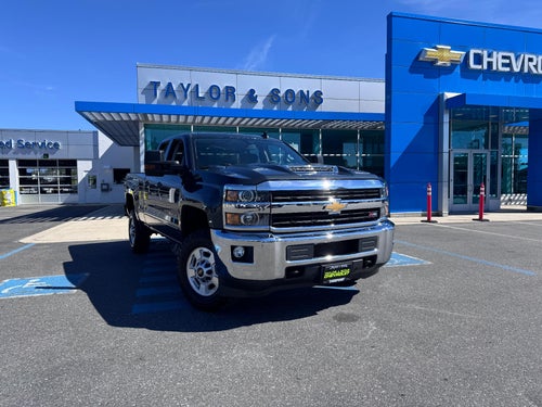 2017 Chevrolet Silverado 2500 HD LT / DOUBLE CAB / DMAX DIESEL / Z71 OFF ROAD / STANDARD BOX / 1 OWNER / LOCAL TRADE