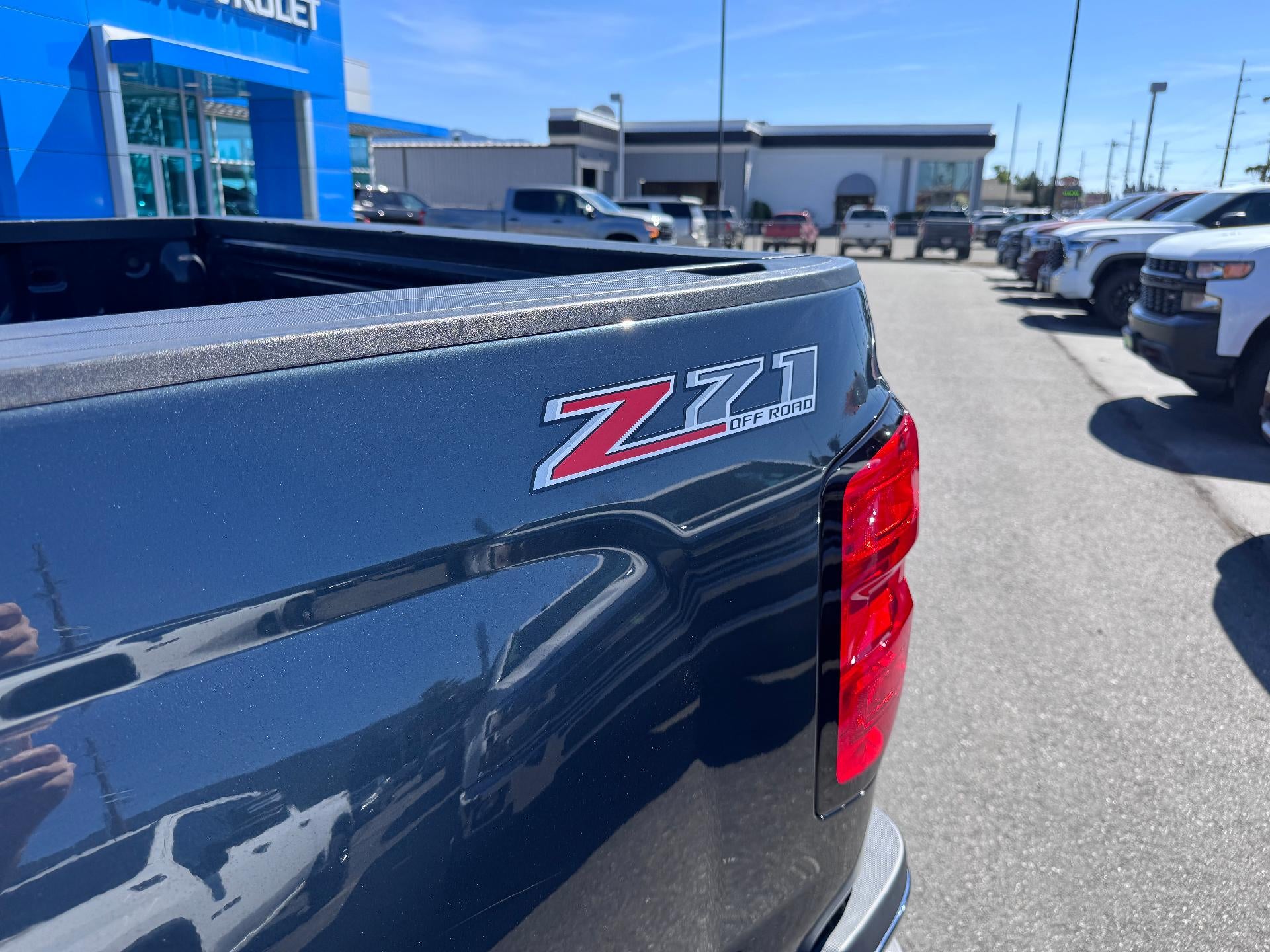 2017 Chevrolet Silverado 2500 HD LT / DOUBLE CAB / DMAX DIESEL / Z71 OFF ROAD / STANDARD BOX / 1 OWNER / LOCAL TRADE