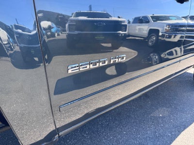 2017 Chevrolet Silverado 2500 HD LT / DOUBLE CAB / DMAX DIESEL / Z71 OFF ROAD / STANDARD BOX / 1 OWNER / LOCAL TRADE