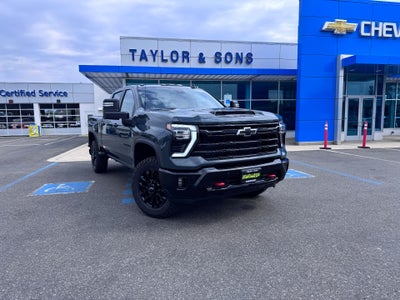2026 Chevrolet Silverado 2500 HD LT / TRAIL BOSS / CREW / 6.6 LITER GAS V8 / LEATHER / ADAPTIVE CRUISE / STANDARD BOX