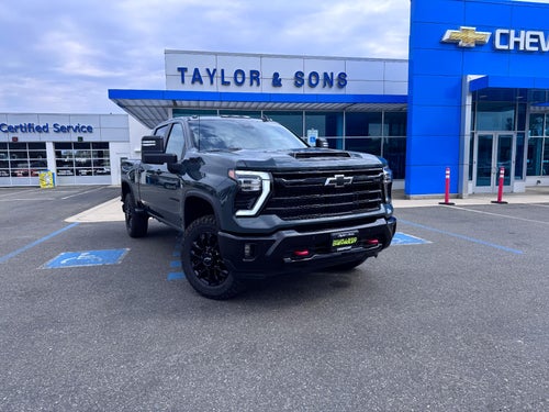 2026 Chevrolet Silverado 2500 HD LT / TRAIL BOSS / CREW / 6.6 LITER GAS V8 / LEATHER / ADAPTIVE CRUISE / STANDARD BOX