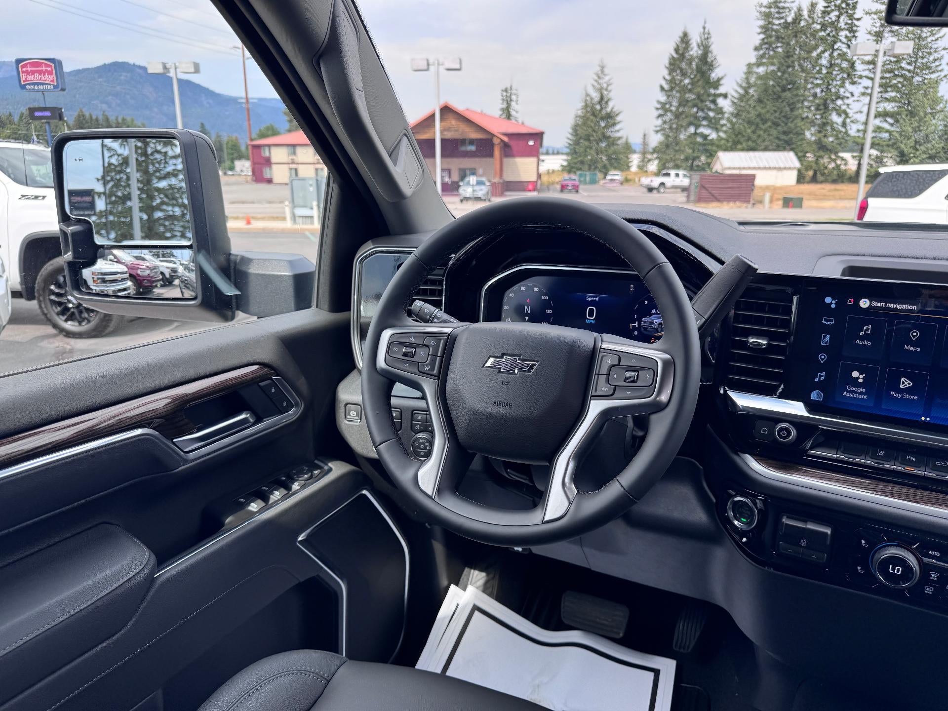 2026 Chevrolet Silverado 2500 HD LT / TRAIL BOSS / CREW / 6.6 LITER GAS V8 / LEATHER / ADAPTIVE CRUISE / STANDARD BOX