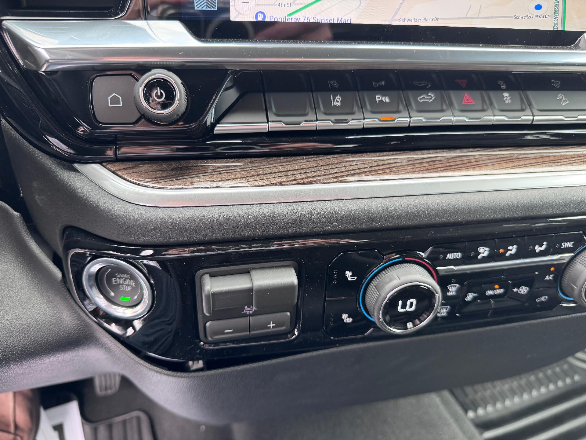 2026 Chevrolet Silverado 2500 HD LT / TRAIL BOSS / CREW / 6.6 LITER GAS V8 / LEATHER / ADAPTIVE CRUISE / STANDARD BOX