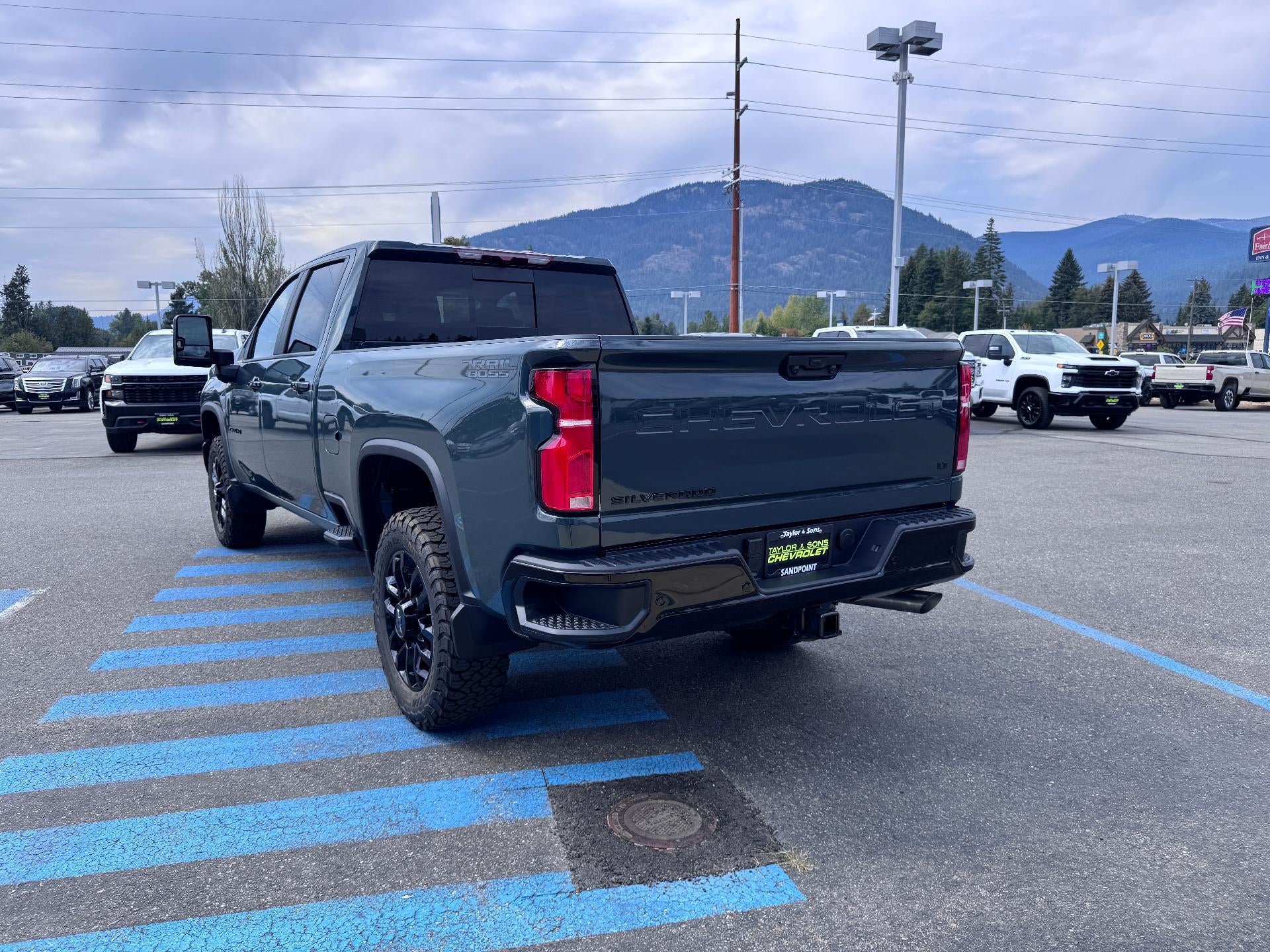 2026 Chevrolet Silverado 2500 HD LT / TRAIL BOSS / CREW / 6.6 LITER GAS V8 / LEATHER / ADAPTIVE CRUISE / STANDARD BOX