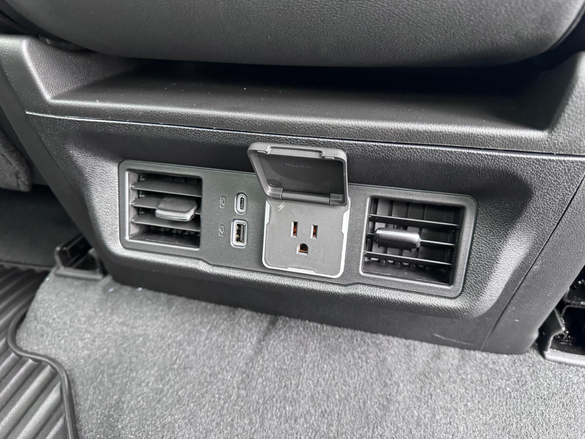 2026 Chevrolet Silverado 2500 HD LT / TRAIL BOSS / CREW / 6.6 LITER GAS V8 / LEATHER / ADAPTIVE CRUISE / STANDARD BOX