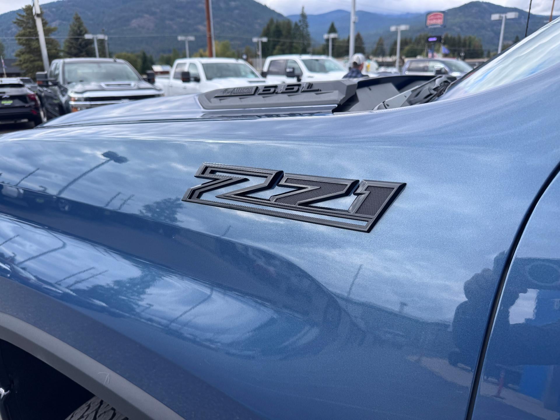 2026 Chevrolet Silverado 2500 HD LT / TRAIL BOSS / CREW / 6.6 LITER GAS V8 / LEATHER / ADAPTIVE CRUISE / STANDARD BOX