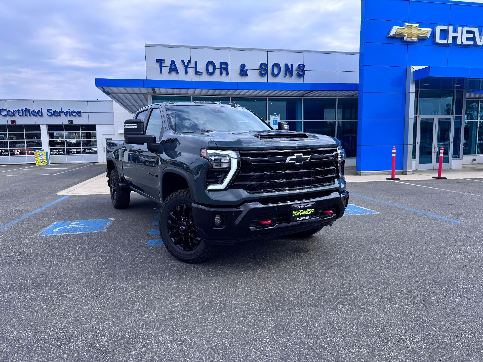 2026 Chevrolet Silverado 2500 HD LT / TRAIL BOSS / CREW / 6.6 LITER GAS V8 / LEATHER / ADAPTIVE CRUISE / STANDARD BOX