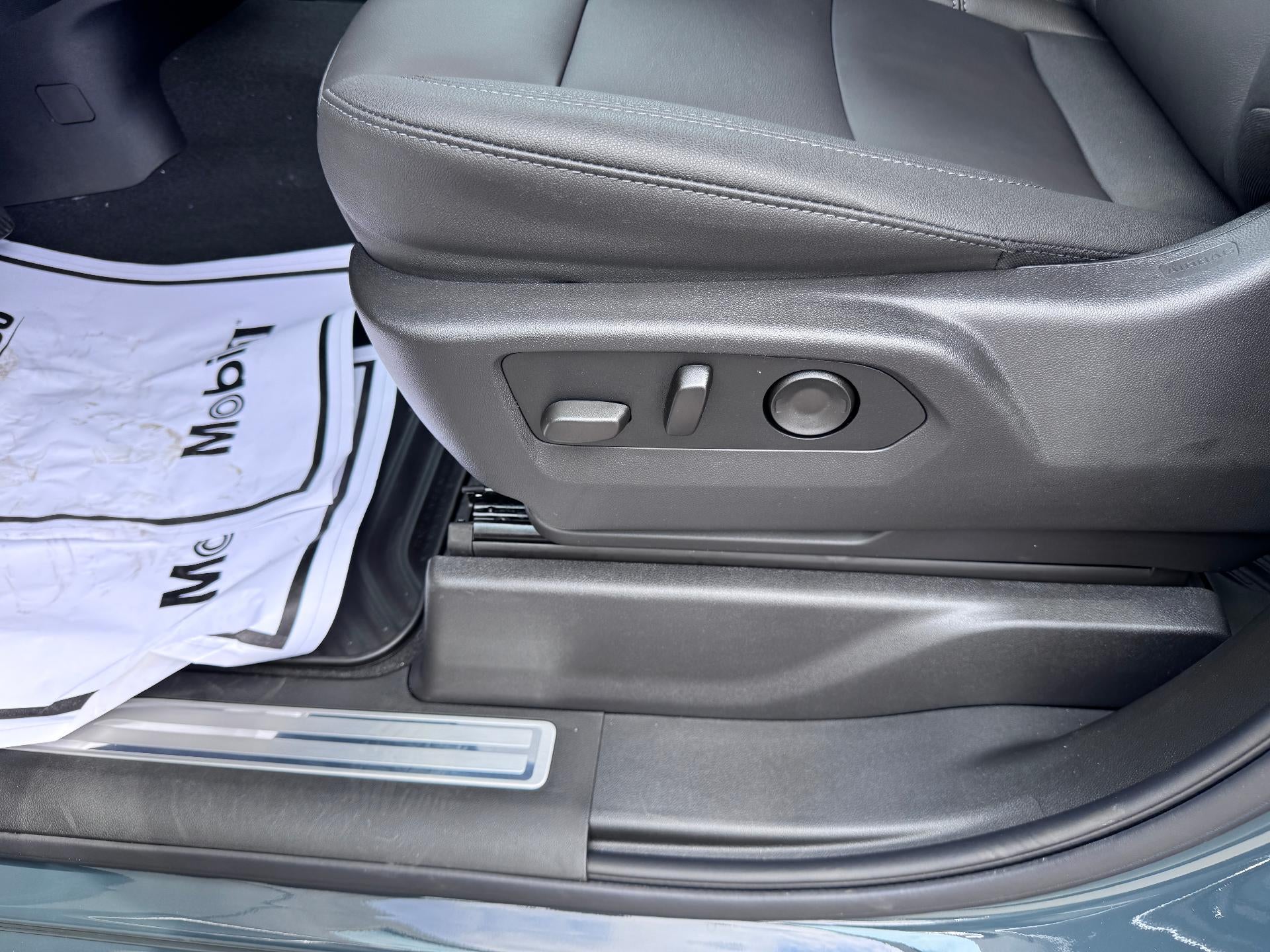 2026 Chevrolet Silverado 2500 HD LT / TRAIL BOSS / CREW / 6.6 LITER GAS V8 / LEATHER / ADAPTIVE CRUISE / STANDARD BOX