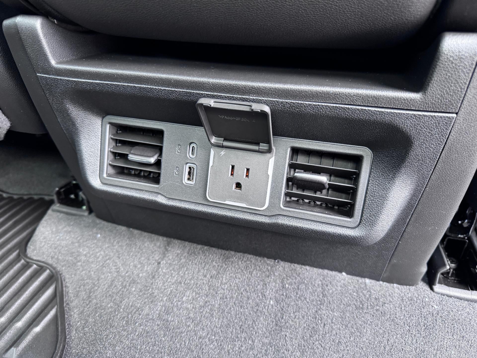 2026 Chevrolet Silverado 2500 HD LT / TRAIL BOSS / CREW / 6.6 LITER GAS V8 / LEATHER / ADAPTIVE CRUISE / STANDARD BOX