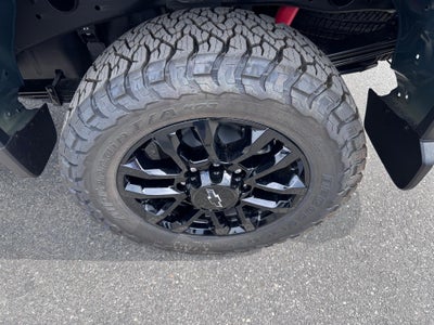 2026 Chevrolet Silverado 2500 HD LT / TRAIL BOSS / CREW / 6.6 LITER GAS V8 / LEATHER / ADAPTIVE CRUISE / STANDARD BOX
