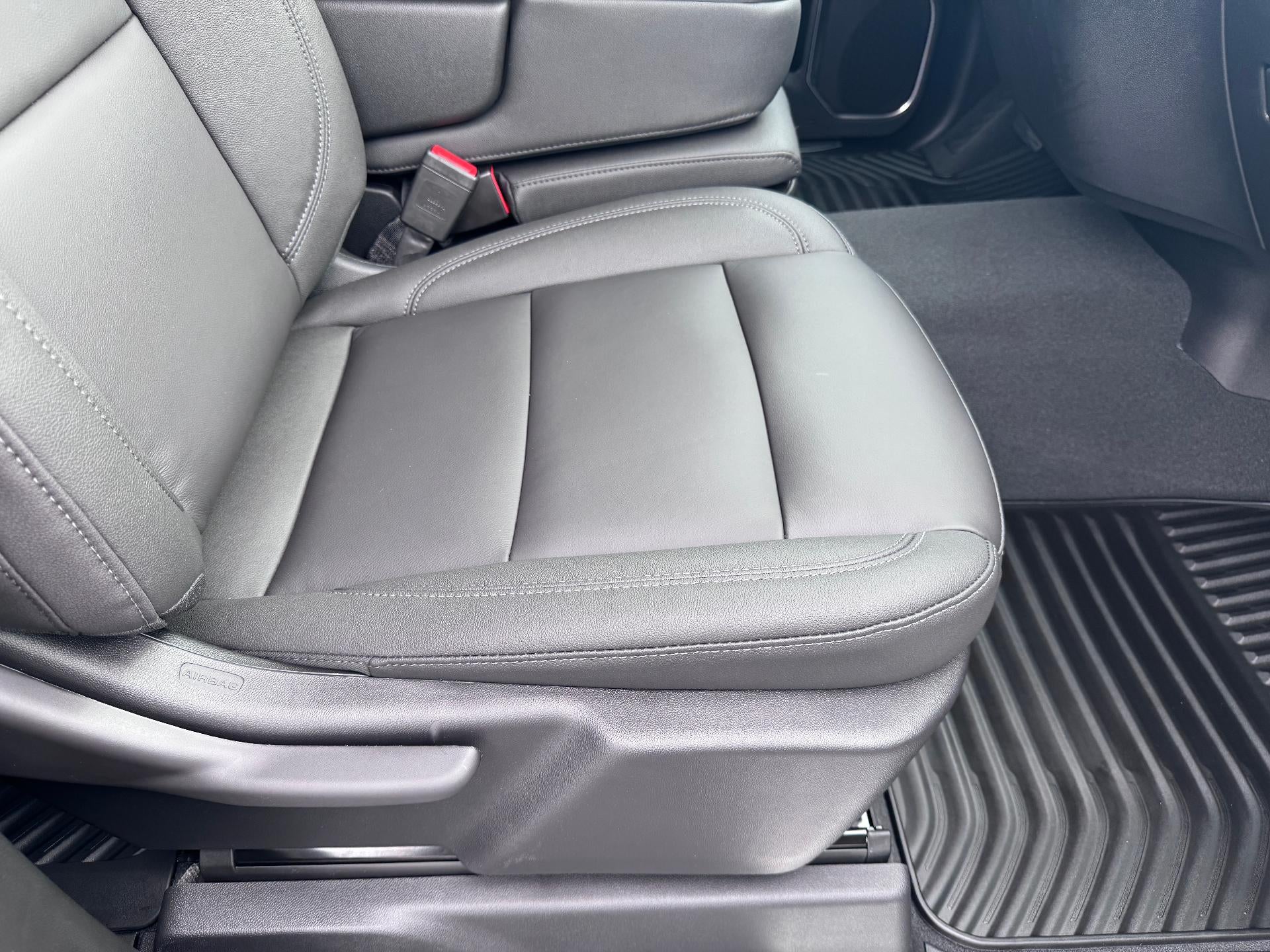 2026 Chevrolet Silverado 2500 HD LT / TRAIL BOSS / CREW / 6.6 LITER GAS V8 / LEATHER / ADAPTIVE CRUISE / STANDARD BOX