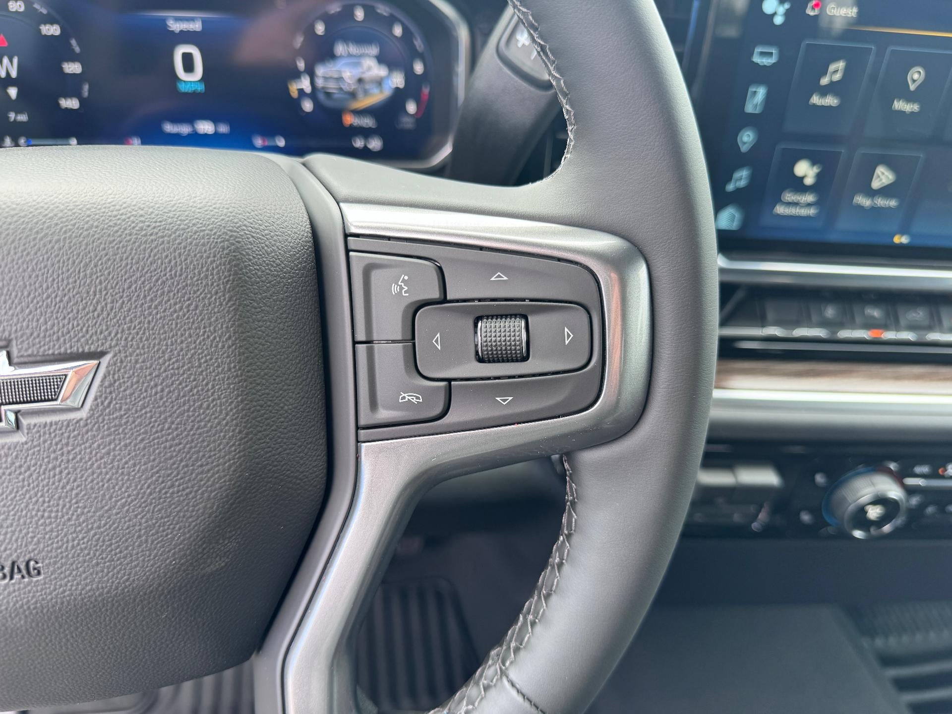 2026 Chevrolet Silverado 2500 HD LT / TRAIL BOSS / CREW / 6.6 LITER GAS V8 / LEATHER / ADAPTIVE CRUISE / STANDARD BOX