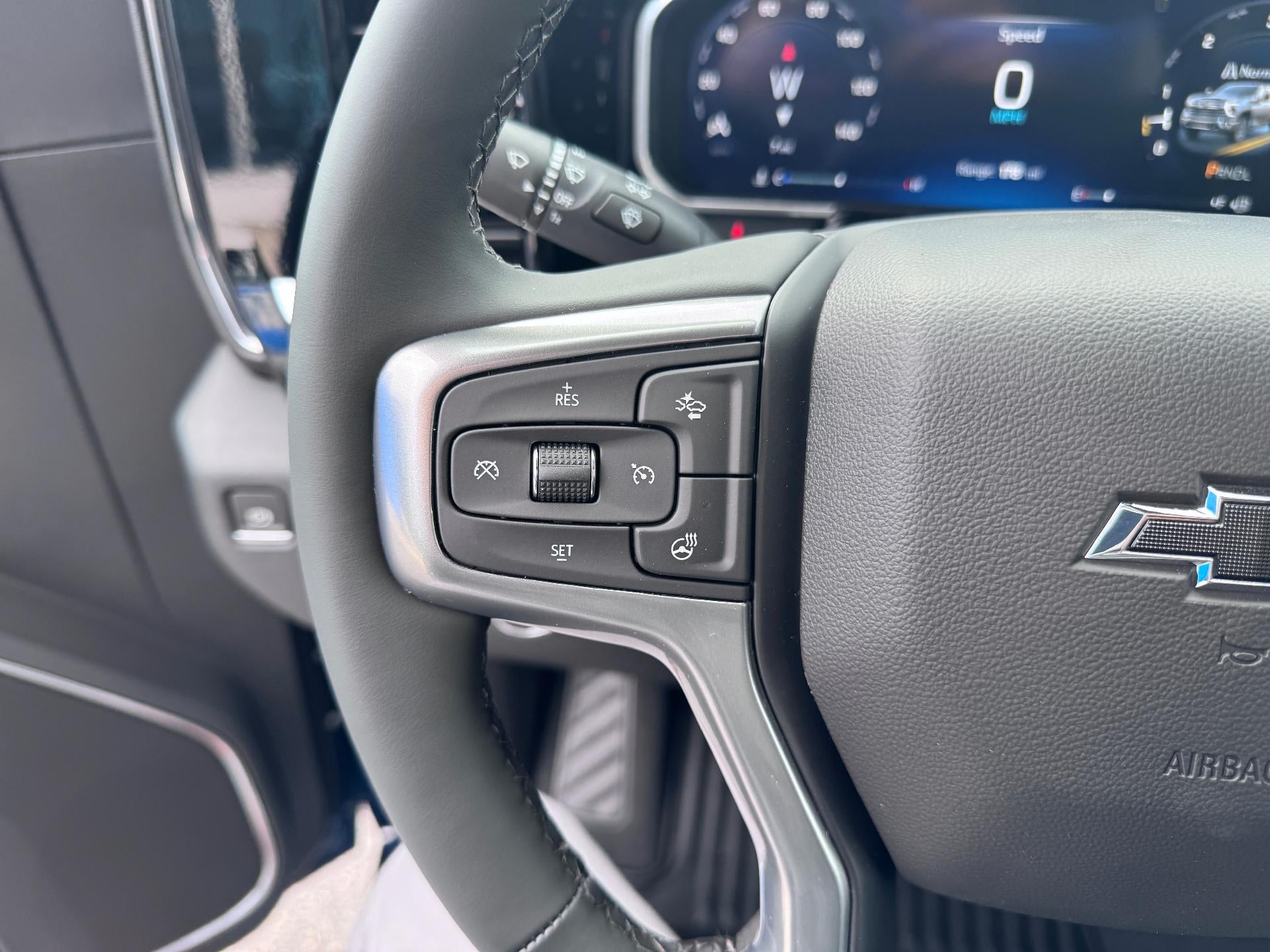 2026 Chevrolet Silverado 2500 HD LT / TRAIL BOSS / CREW / 6.6 LITER GAS V8 / LEATHER / ADAPTIVE CRUISE / STANDARD BOX
