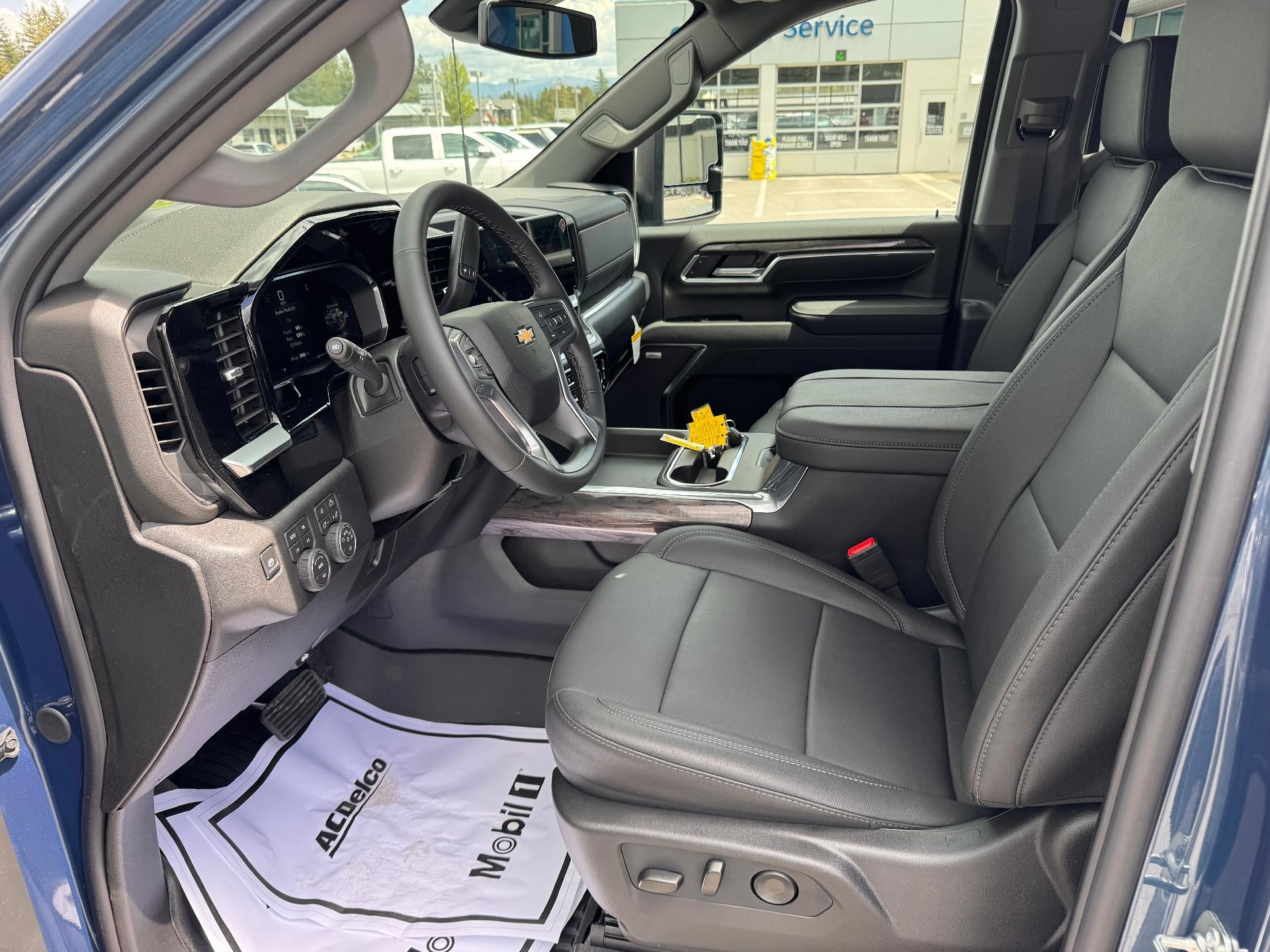2026 Chevrolet Silverado 2500 HD LTZ / CREW / DMAX DIESEL / Z71 OFF ROAD / SUNROOF / STANDARD BOX