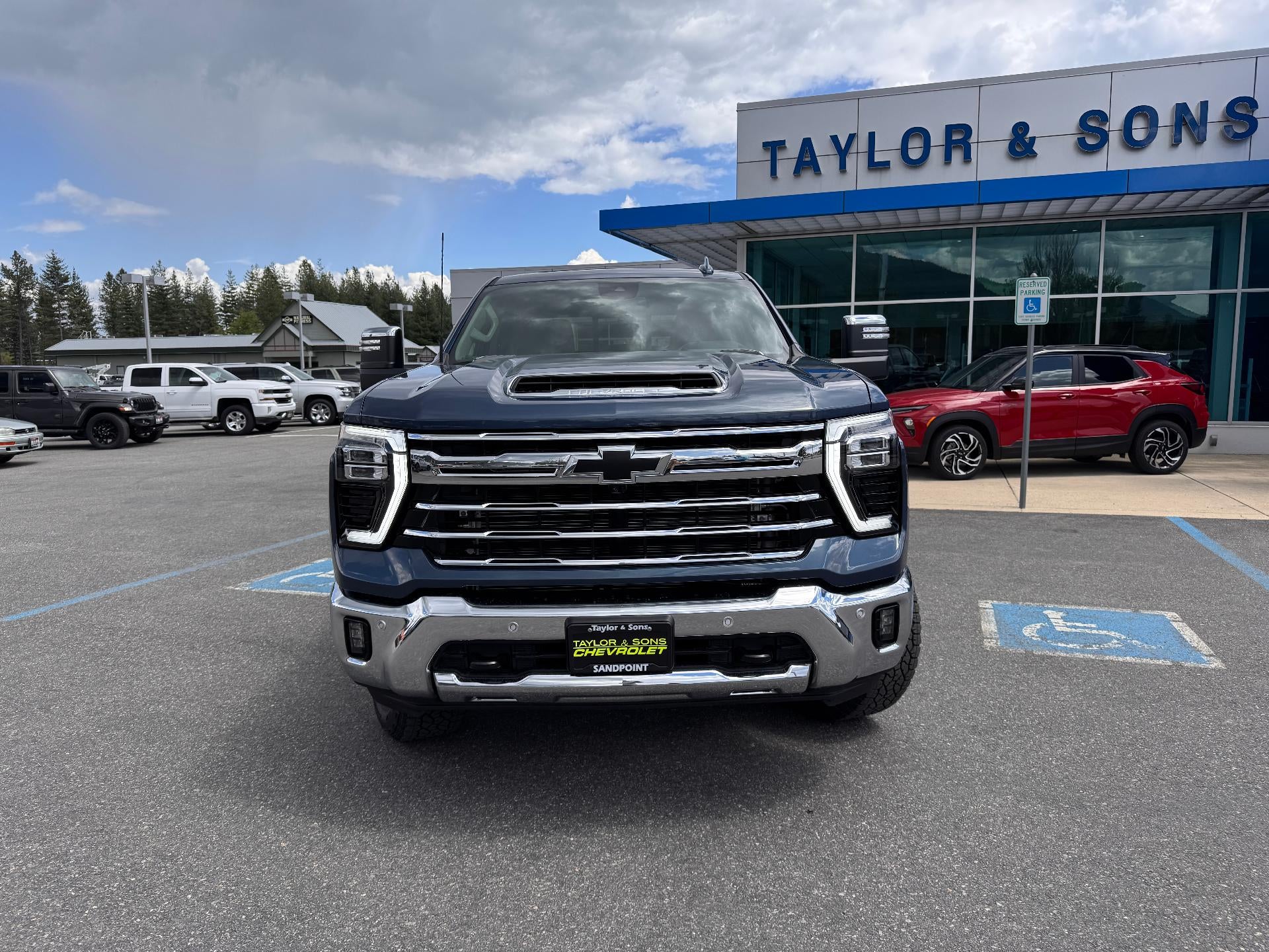 2026 Chevrolet Silverado 2500 HD LTZ / CREW / DMAX DIESEL / Z71 OFF ROAD / SUNROOF / STANDARD BOX