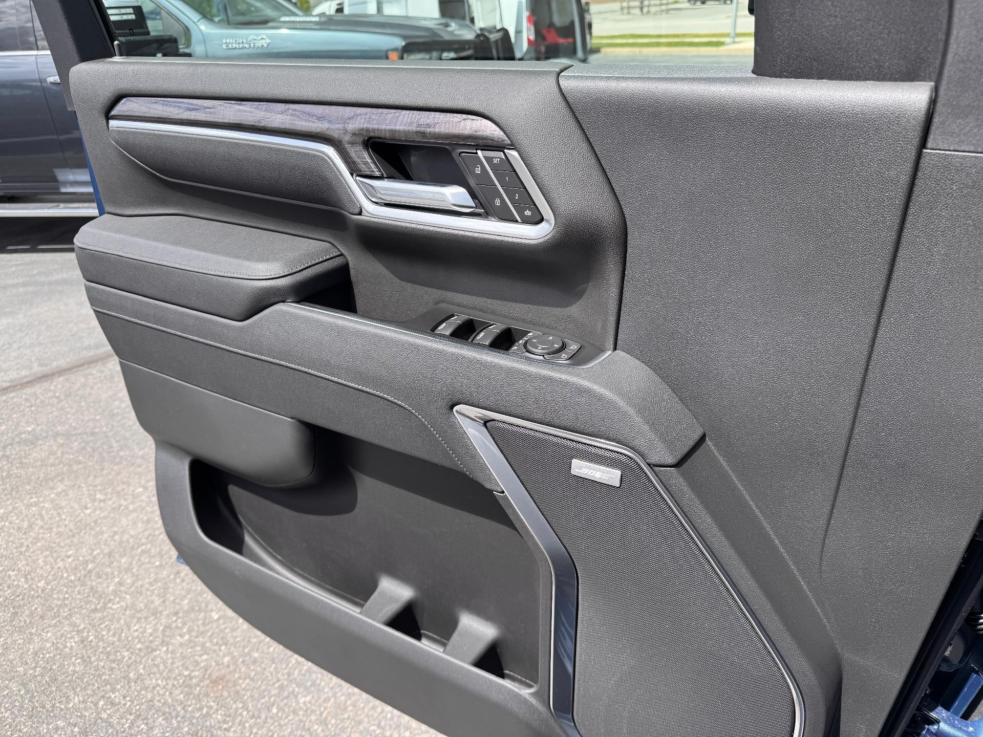 2026 Chevrolet Silverado 2500 HD LTZ / CREW / DMAX DIESEL / Z71 OFF ROAD / SUNROOF / STANDARD BOX