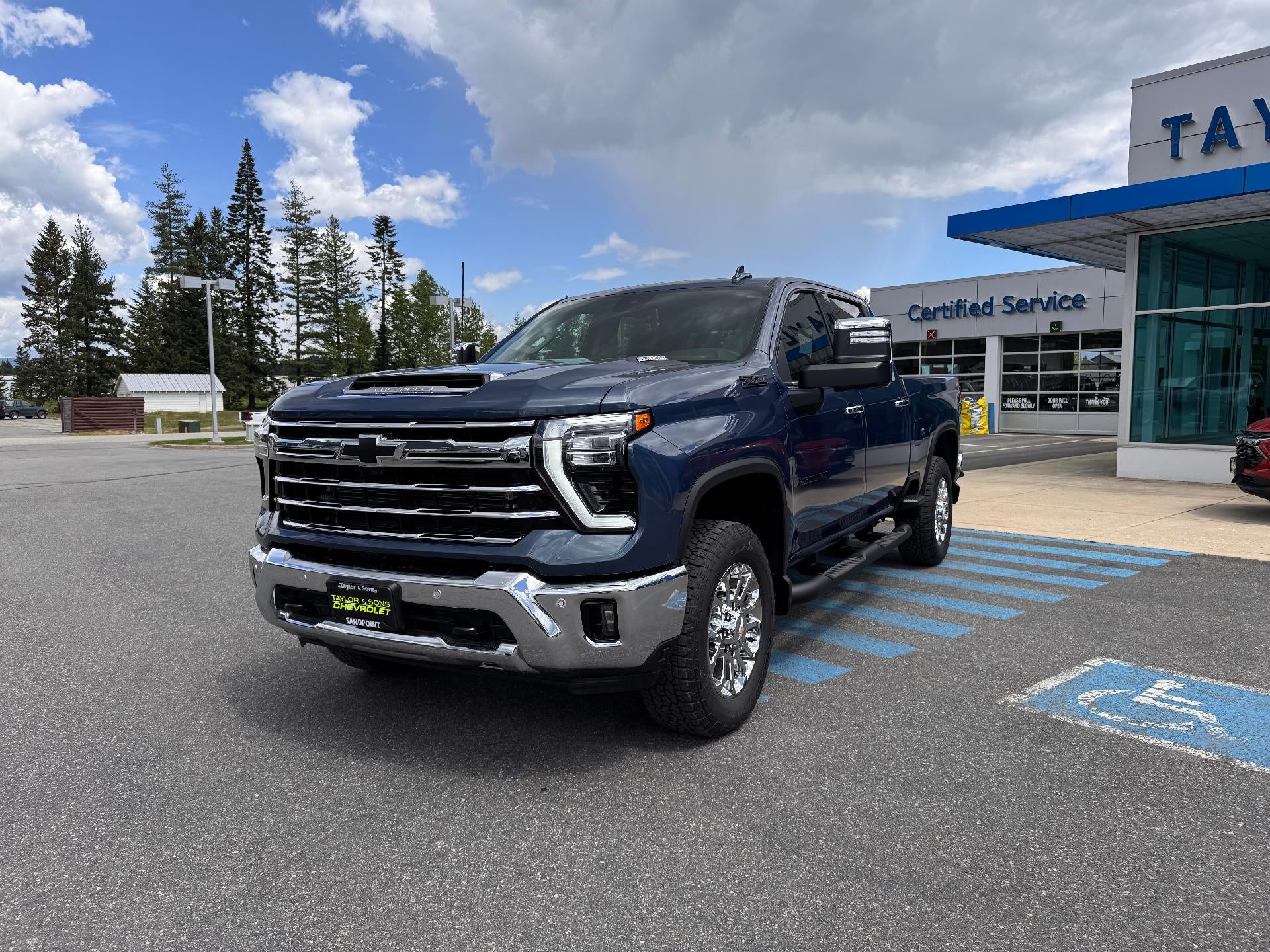 2026 Chevrolet Silverado 2500 HD LTZ / CREW / DMAX DIESEL / Z71 OFF ROAD / SUNROOF / STANDARD BOX