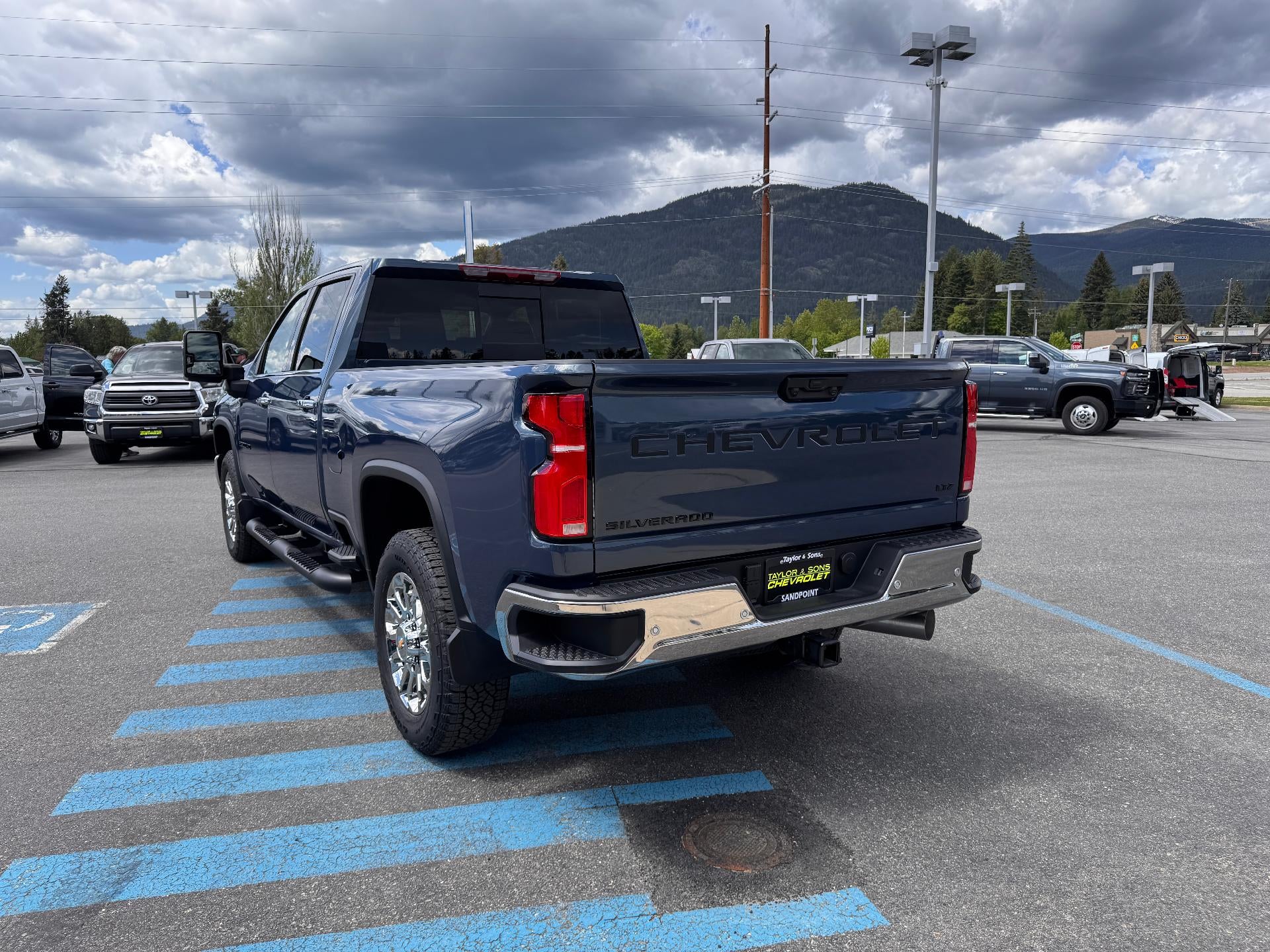 2026 Chevrolet Silverado 2500 HD LTZ / CREW / DMAX DIESEL / Z71 OFF ROAD / SUNROOF / STANDARD BOX