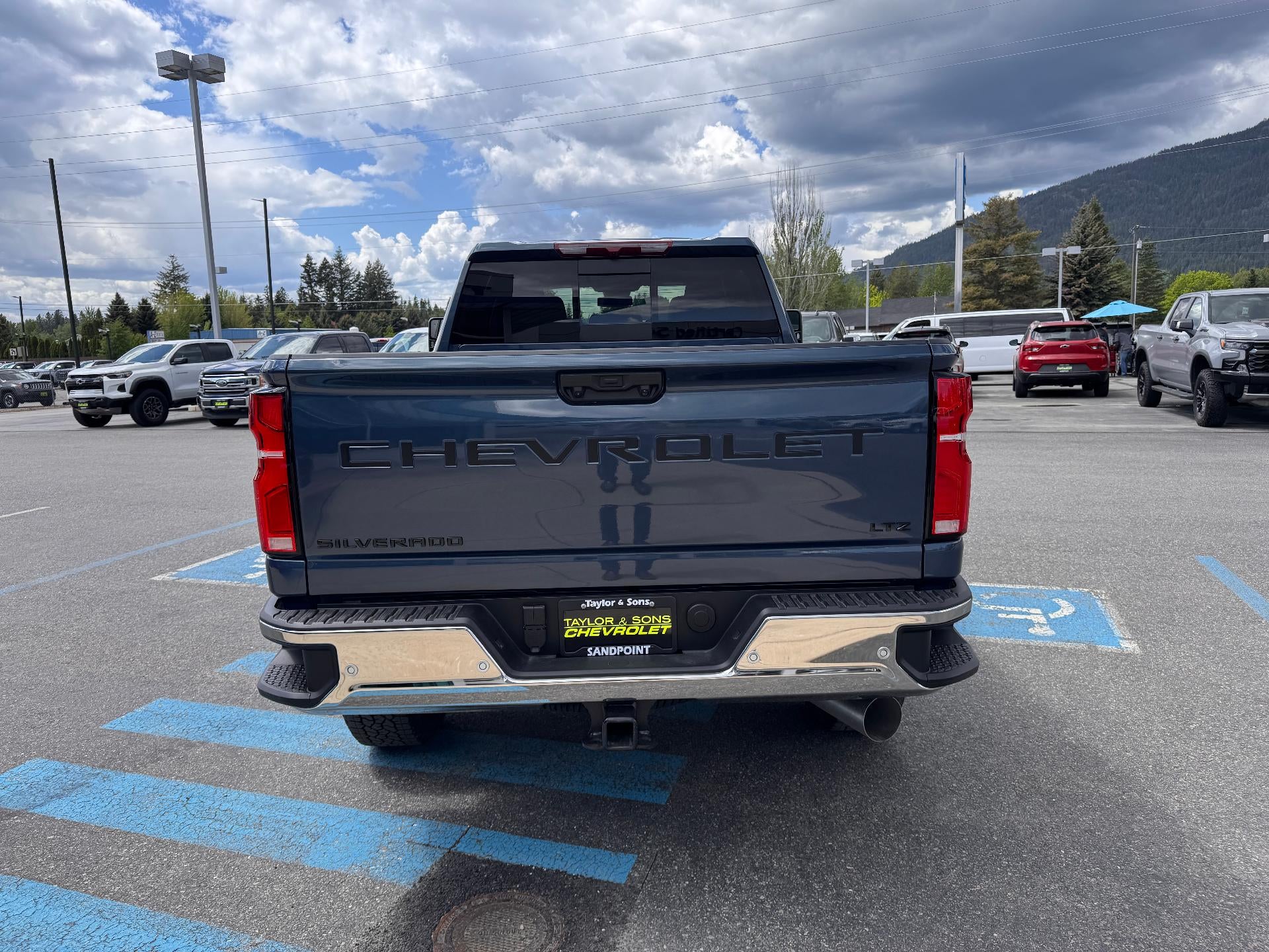 2026 Chevrolet Silverado 2500 HD LTZ / CREW / DMAX DIESEL / Z71 OFF ROAD / SUNROOF / STANDARD BOX