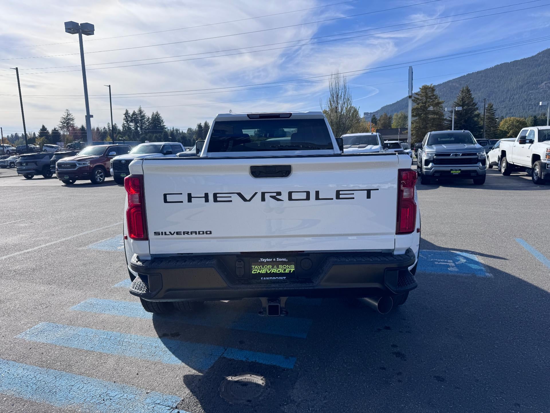 2026 Chevrolet Silverado 3500 HD WORK TRUCK / CREW / DMAX DIESEL / DUAL REAR WHEEL / LONG BOX