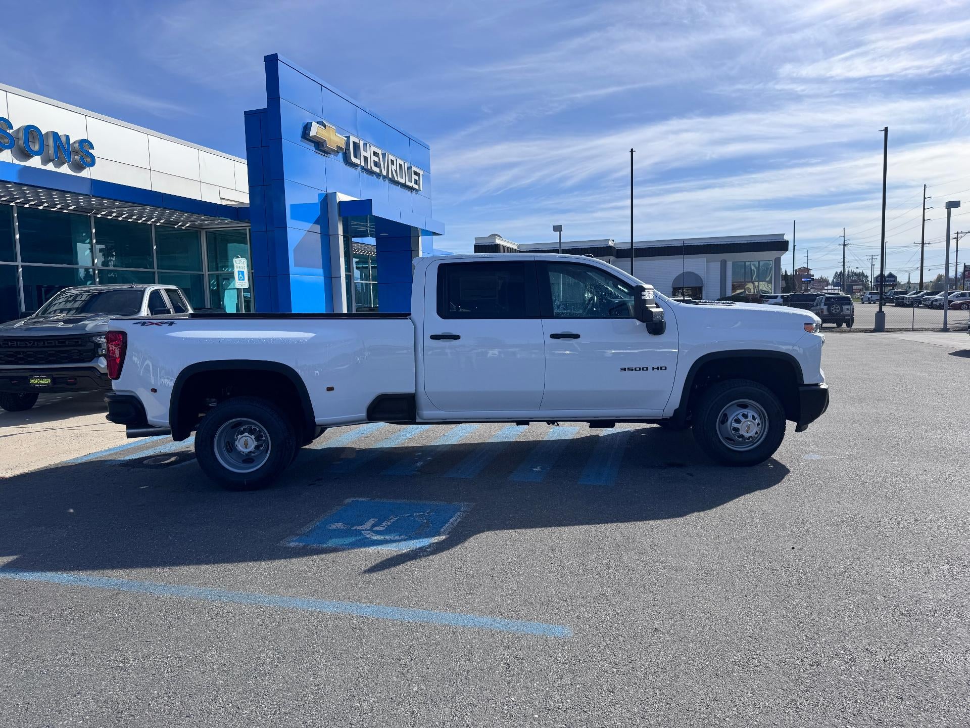 2026 Chevrolet Silverado 3500 HD WORK TRUCK / CREW / DMAX DIESEL / DUAL REAR WHEEL / LONG BOX