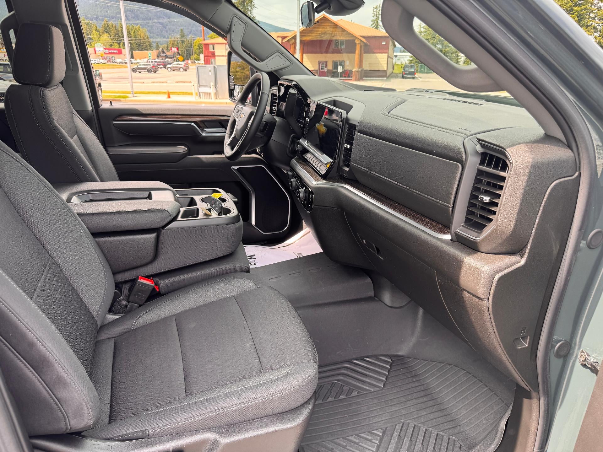2025 Chevrolet Silverado 3500 HD LT / CREW / 6.6 LITER GAS V8 / Z71 OFF ROAD / ADAPTIVE CRUISE / LONG BOX / 1 OWNER / 5K MILES