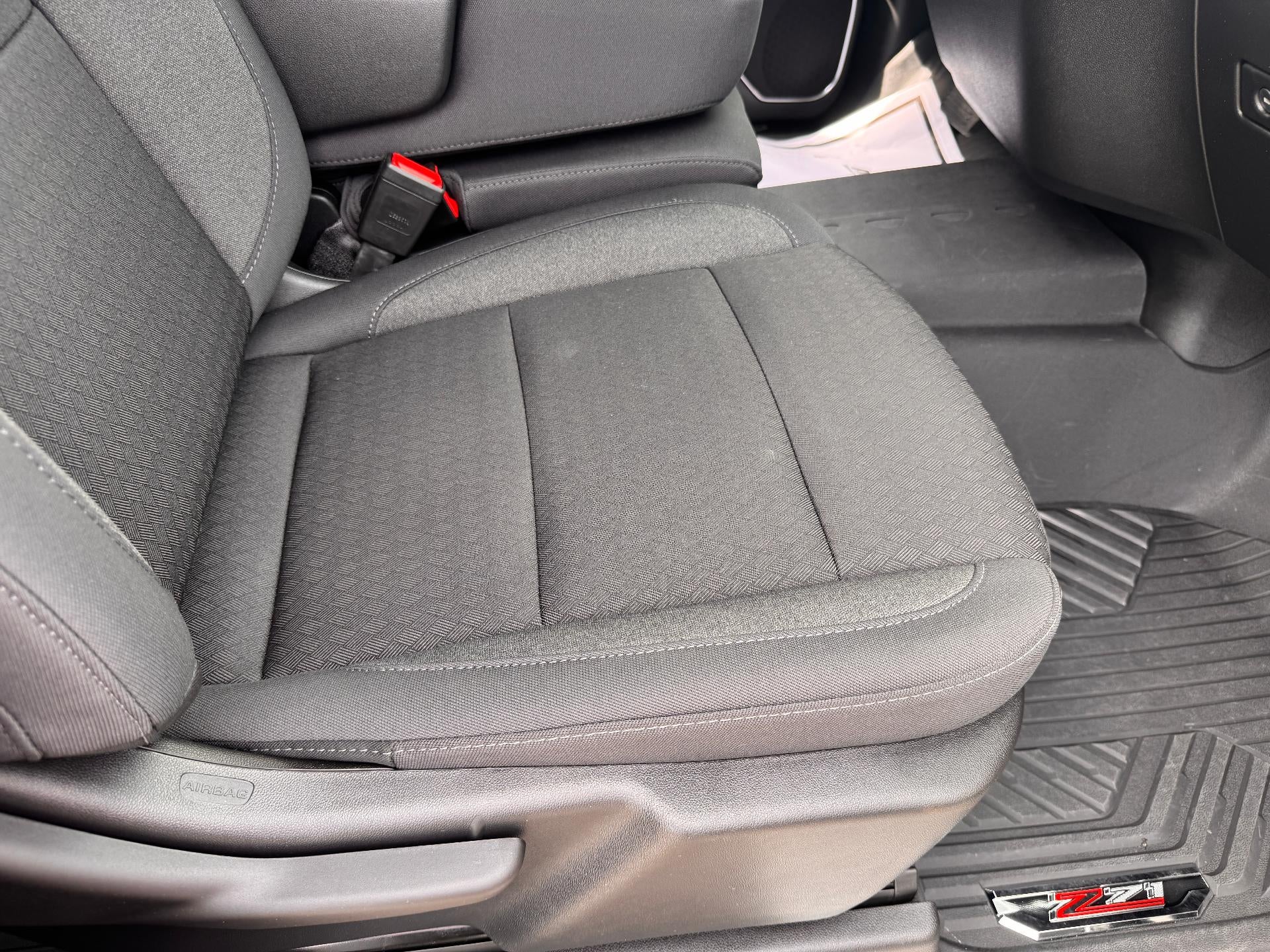 2025 Chevrolet Silverado 3500 HD LT / CREW / 6.6 LITER GAS V8 / Z71 OFF ROAD / ADAPTIVE CRUISE / LONG BOX / 1 OWNER / 5K MILES