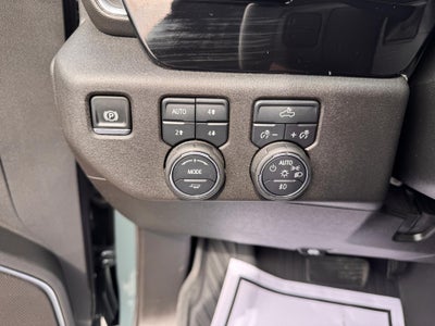 2025 Chevrolet Silverado 3500 HD LT / CREW / 6.6 LITER GAS V8 / Z71 OFF ROAD / ADAPTIVE CRUISE / LONG BOX / 1 OWNER / 5K MILES
