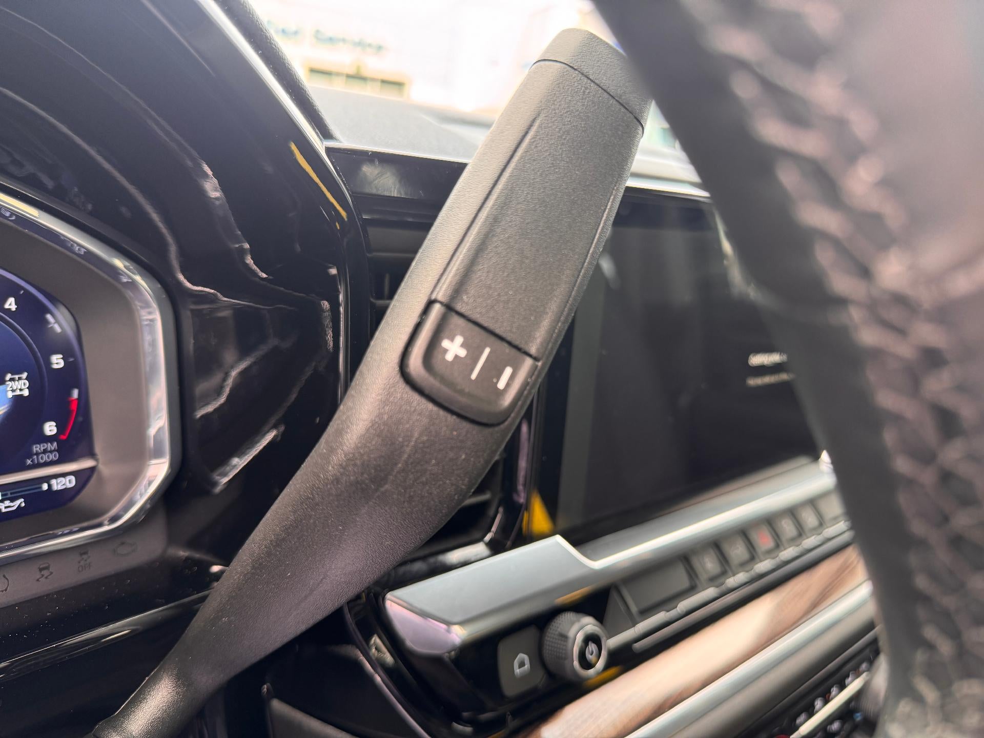 2025 Chevrolet Silverado 3500 HD LT / CREW / 6.6 LITER GAS V8 / Z71 OFF ROAD / ADAPTIVE CRUISE / LONG BOX / 1 OWNER / 5K MILES