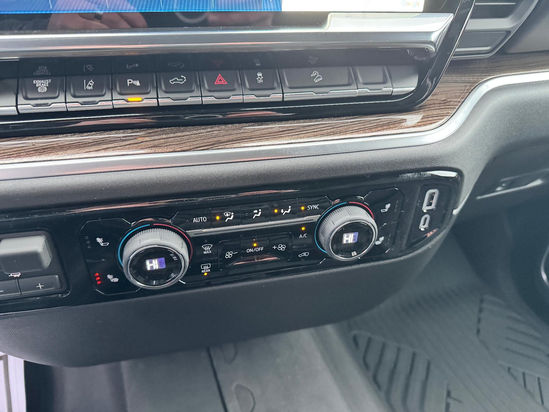 2026 Chevrolet Silverado 3500 HD LT / CREW / DMAX DIESEL / Z71 OFF ROAD / LEATHER / LONG BOX