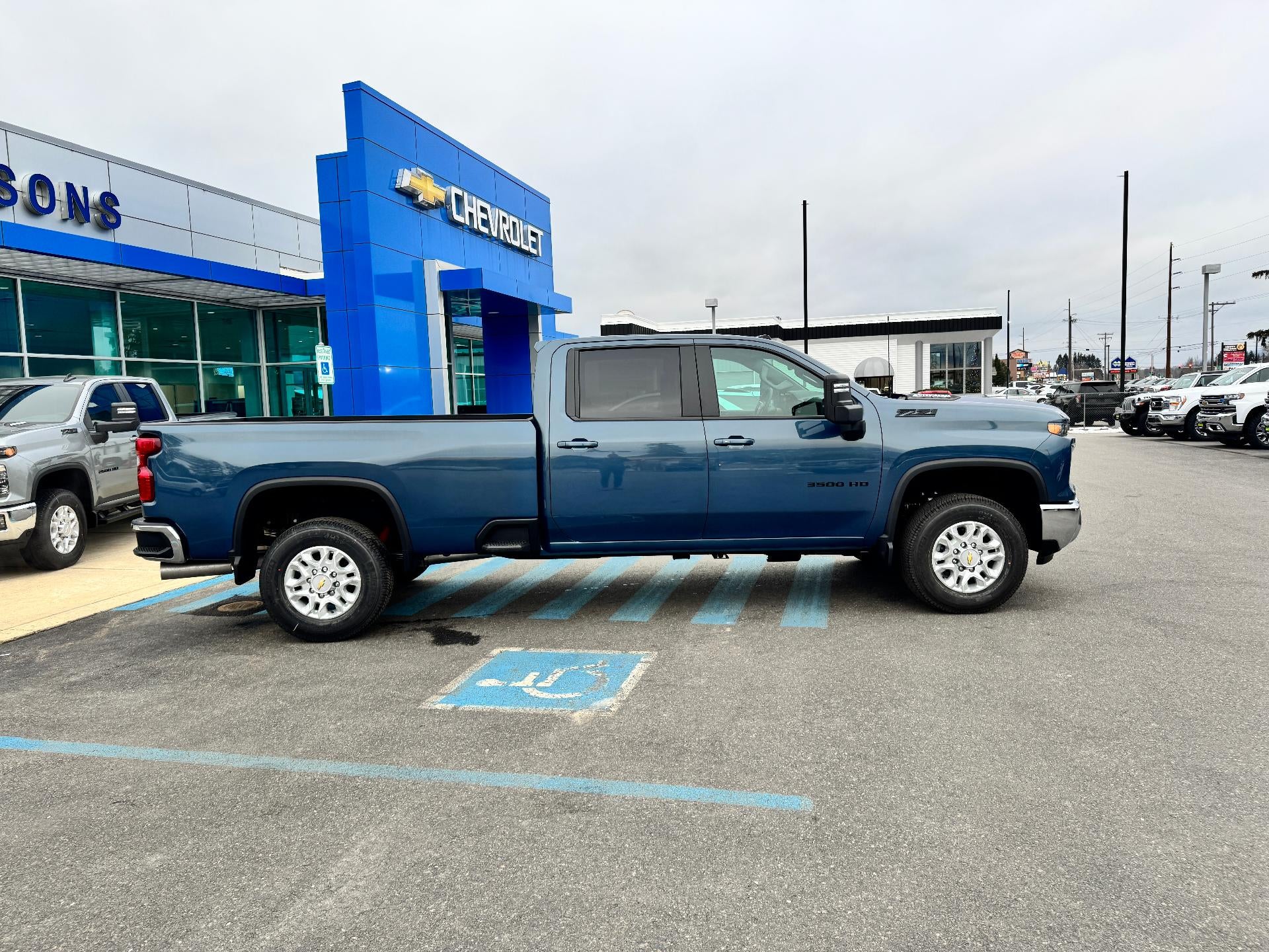 2026 Chevrolet Silverado 3500 HD LT / CREW / DMAX DIESEL / Z71 OFF ROAD / LEATHER / LONG BOX