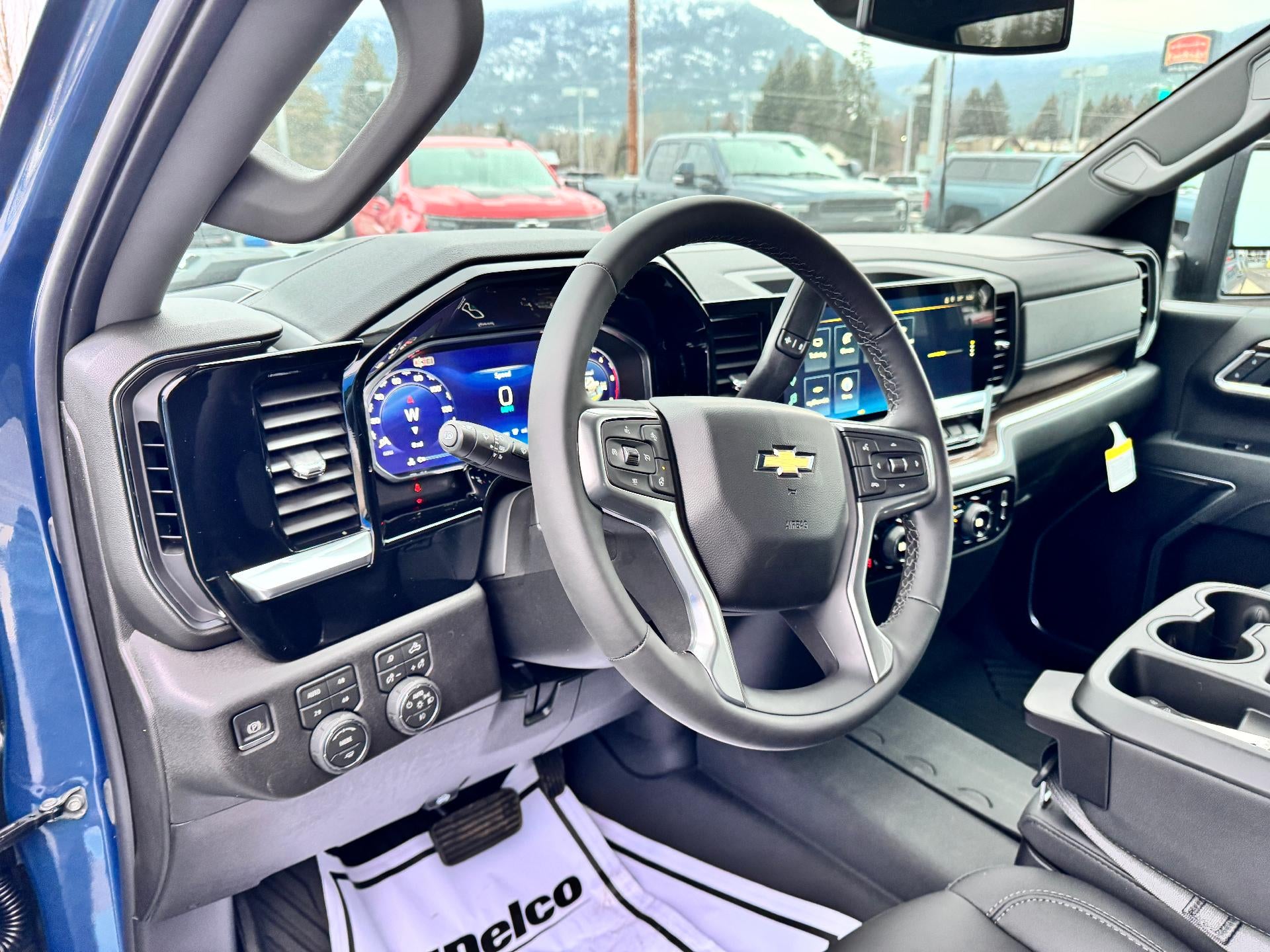 2026 Chevrolet Silverado 3500 HD LT / CREW / DMAX DIESEL / Z71 OFF ROAD / LEATHER / LONG BOX