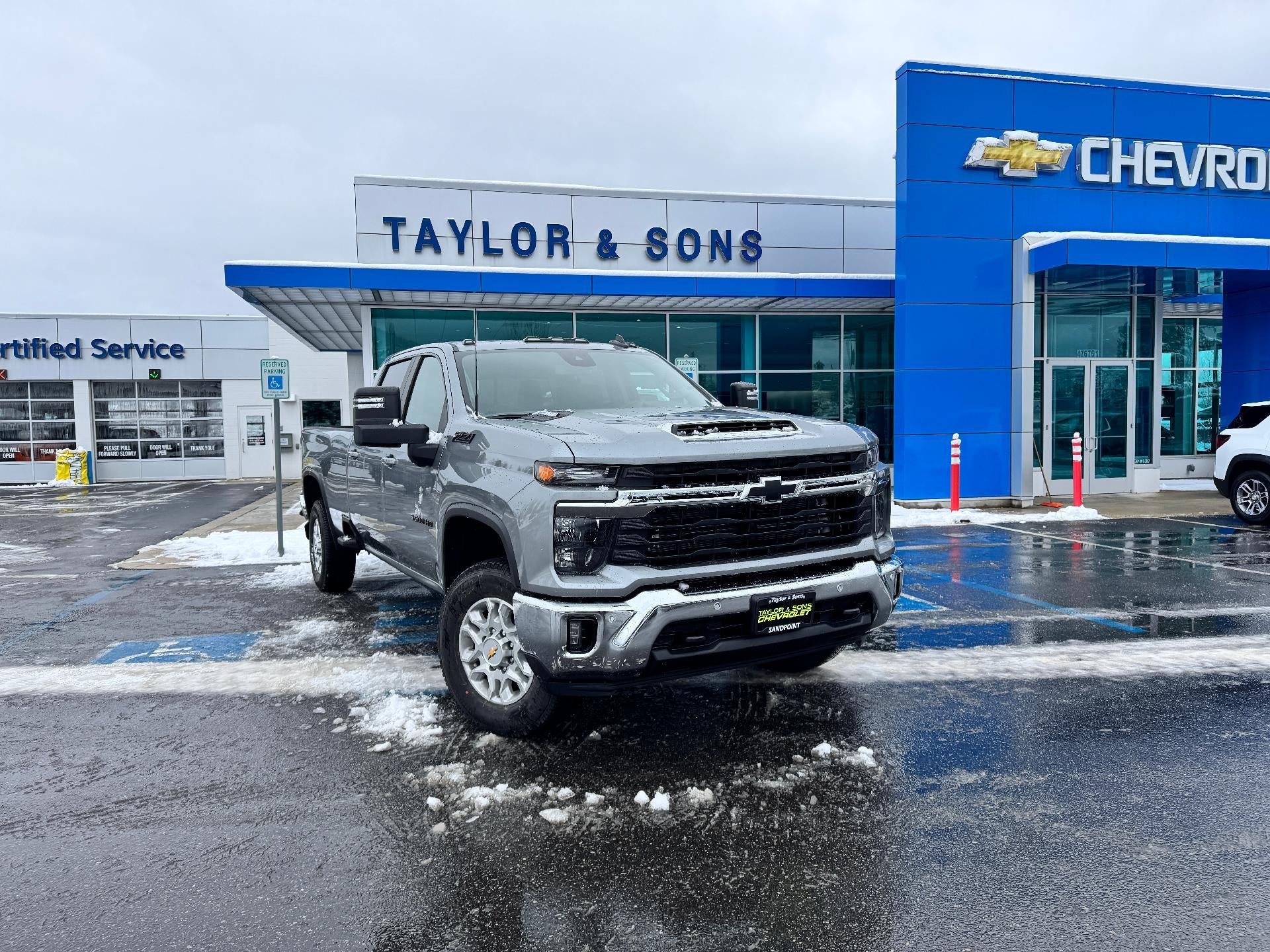 2026 Chevrolet Silverado 3500 HD LT / CREW / DMAX DIESEL / Z71 OFF ROAD / LONG BOX / LEATHER