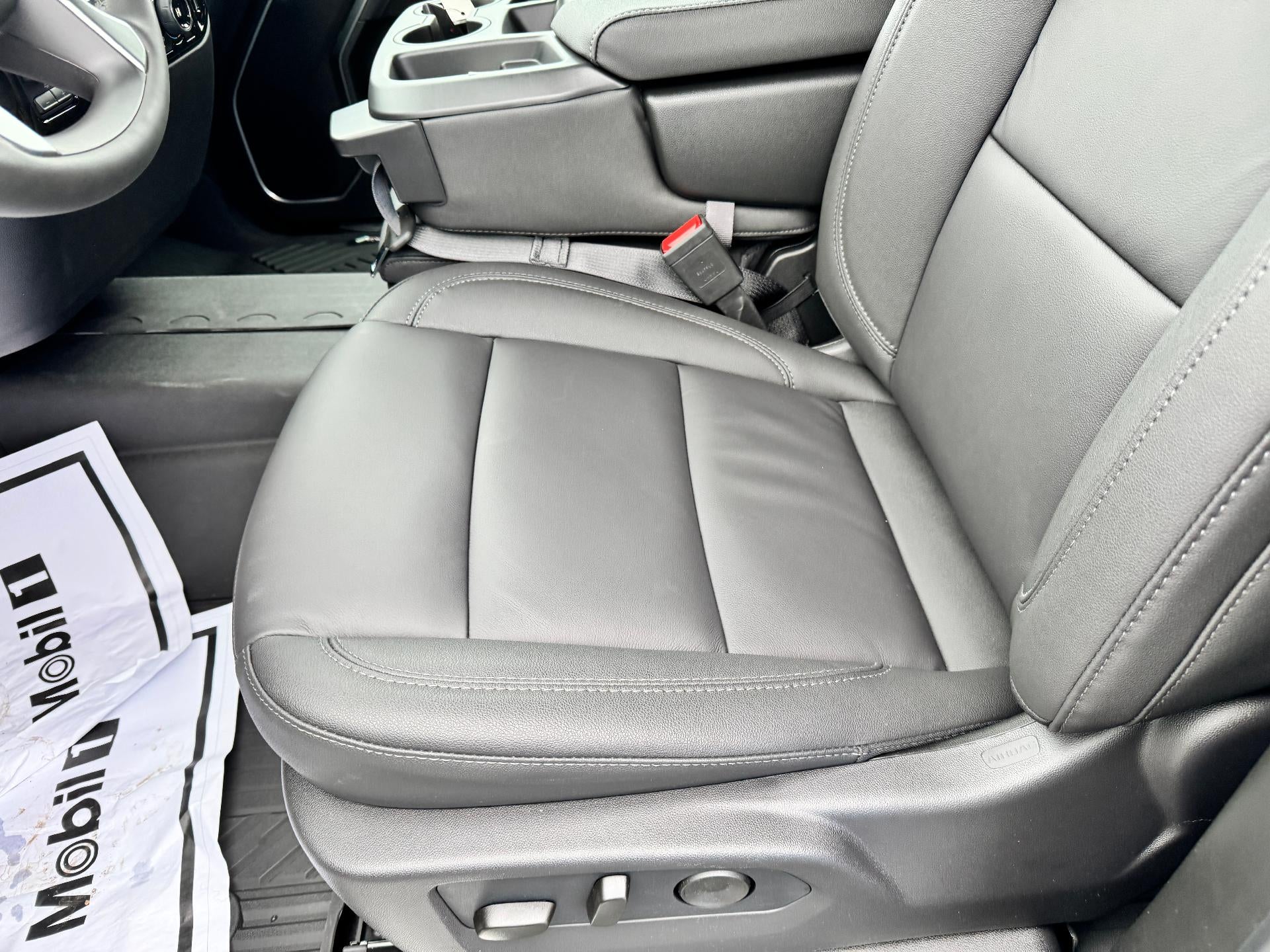 2026 Chevrolet Silverado 3500 HD LT / CREW / DMAX DIESEL / Z71 OFF ROAD / LONG BOX / LEATHER