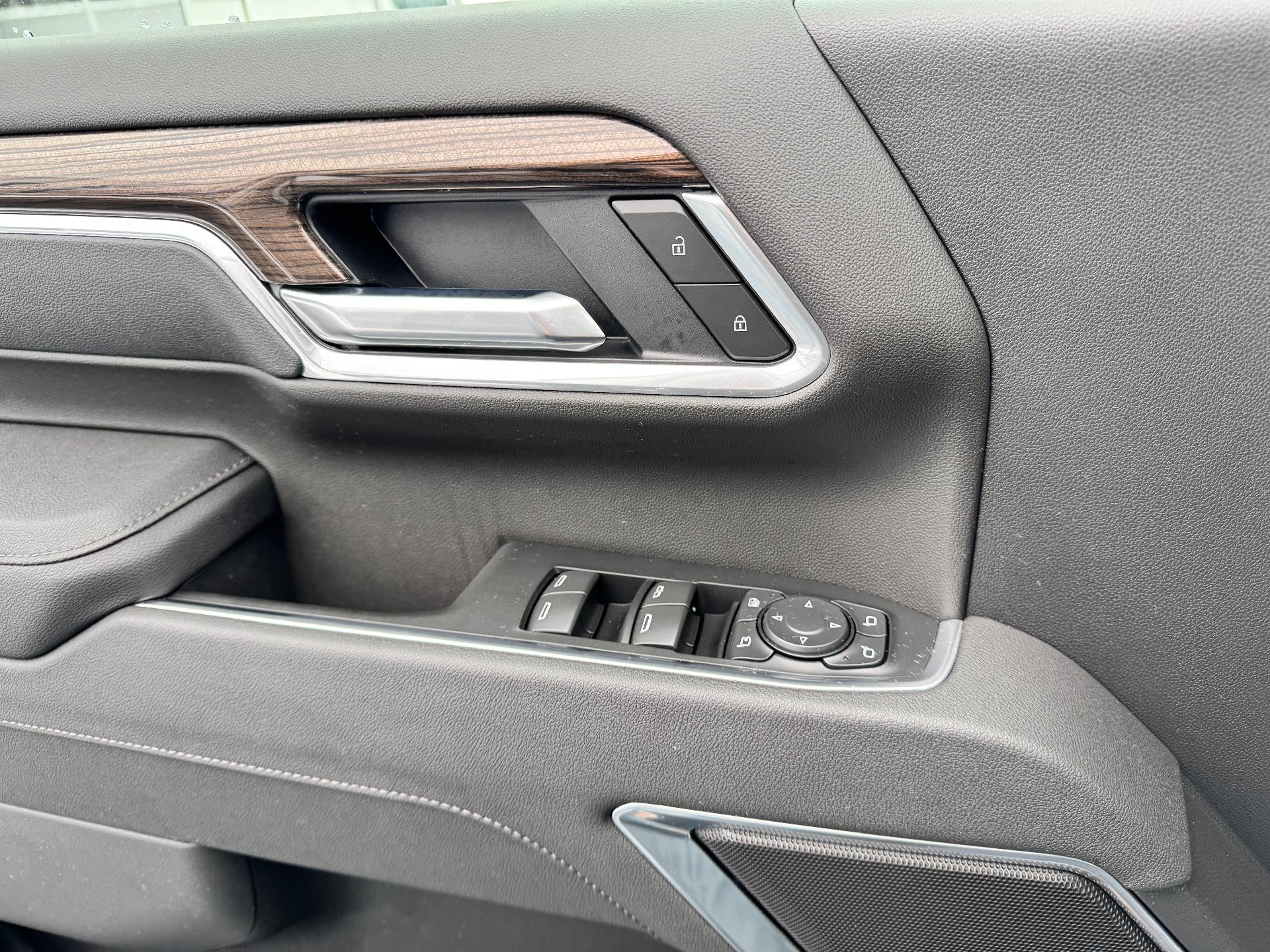 2026 Chevrolet Silverado 3500 HD LT / CREW / DMAX DIESEL / Z71 OFF ROAD / LONG BOX / LEATHER