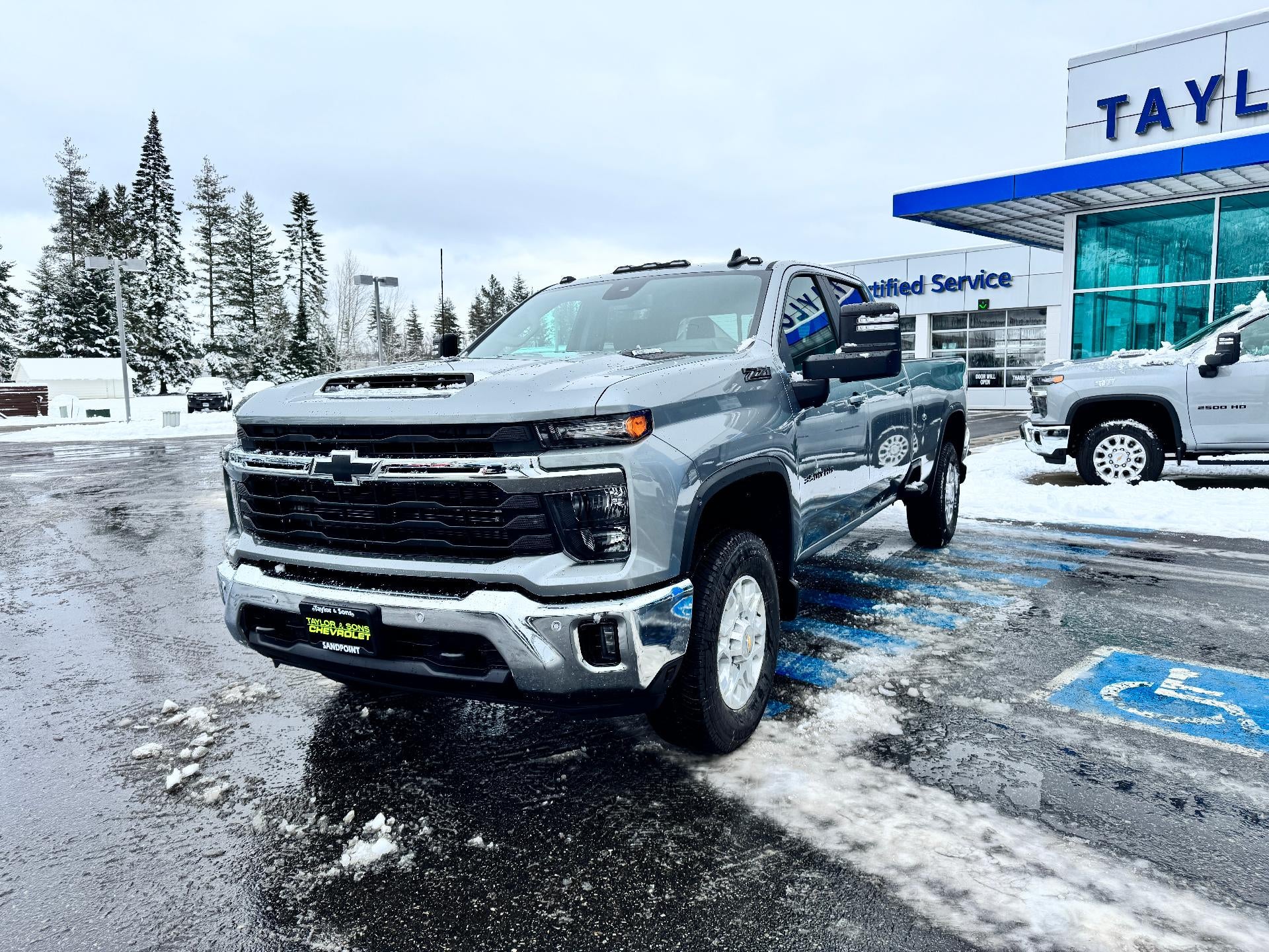 2026 Chevrolet Silverado 3500 HD LT / CREW / DMAX DIESEL / Z71 OFF ROAD / LONG BOX / LEATHER