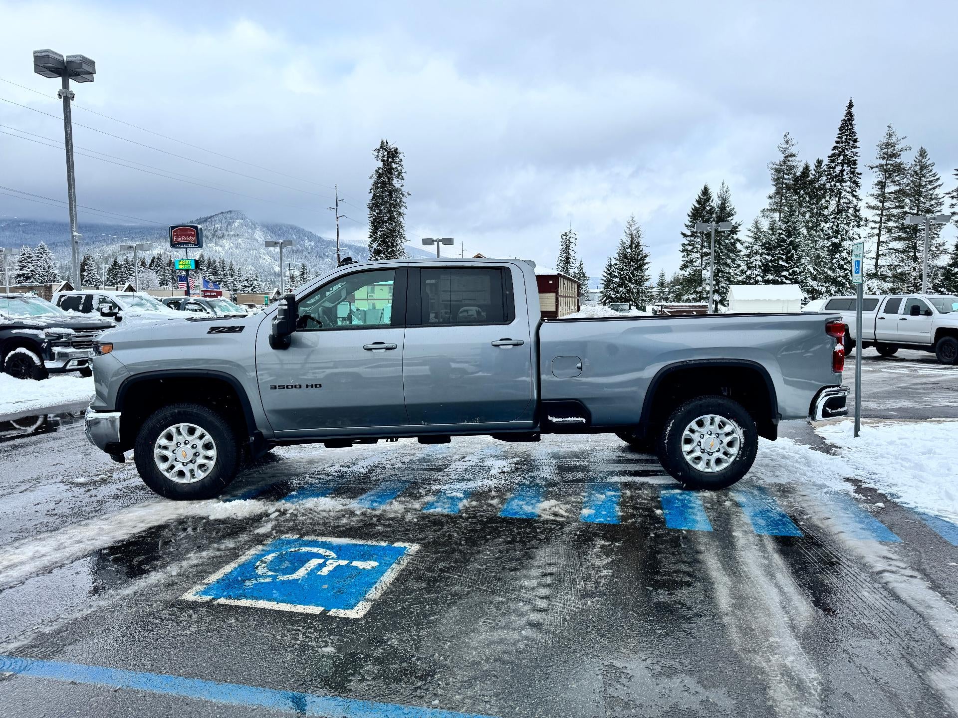 2026 Chevrolet Silverado 3500 HD LT / CREW / DMAX DIESEL / Z71 OFF ROAD / LONG BOX / LEATHER