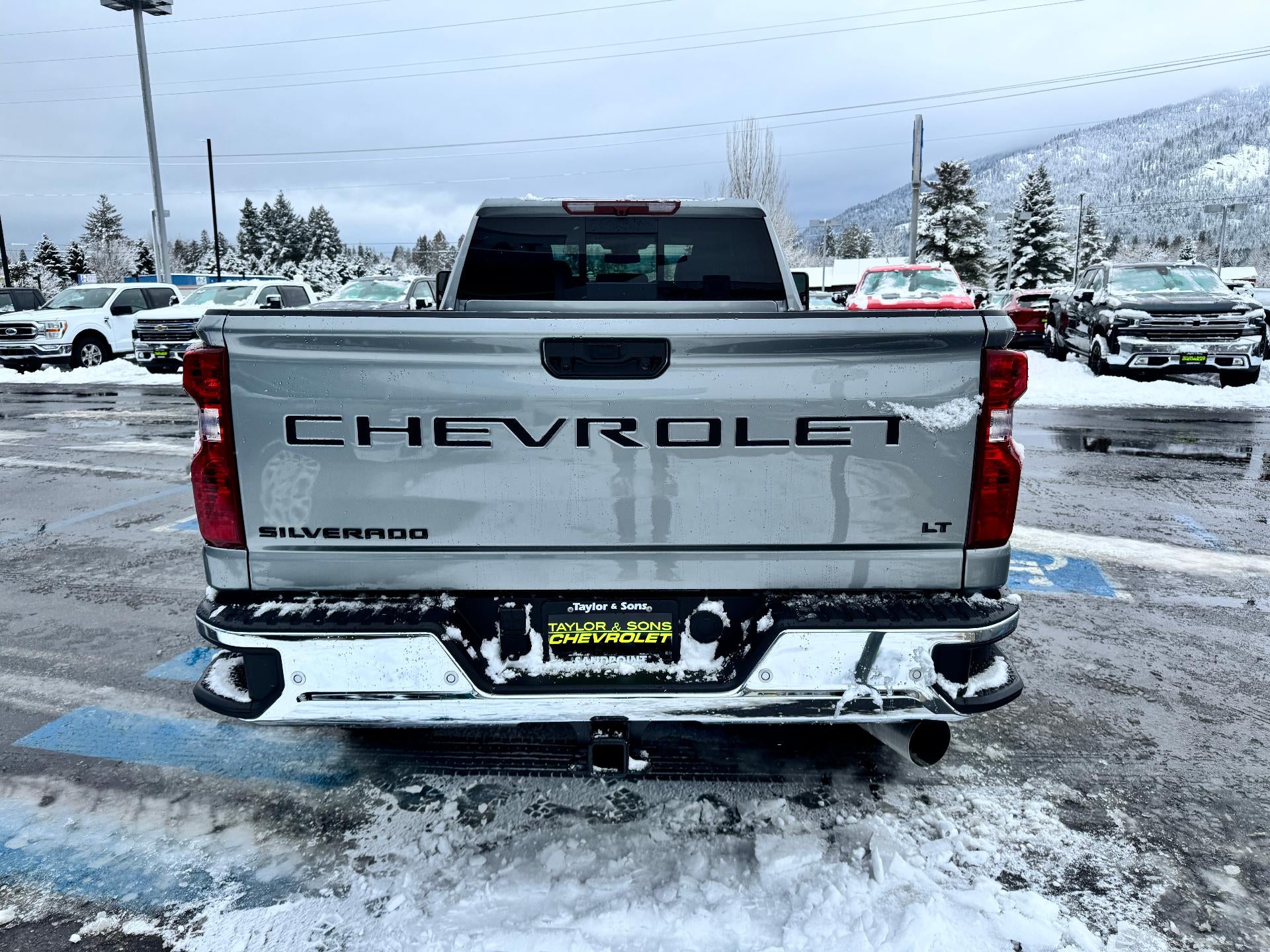 2026 Chevrolet Silverado 3500 HD LT / CREW / DMAX DIESEL / Z71 OFF ROAD / LONG BOX / LEATHER