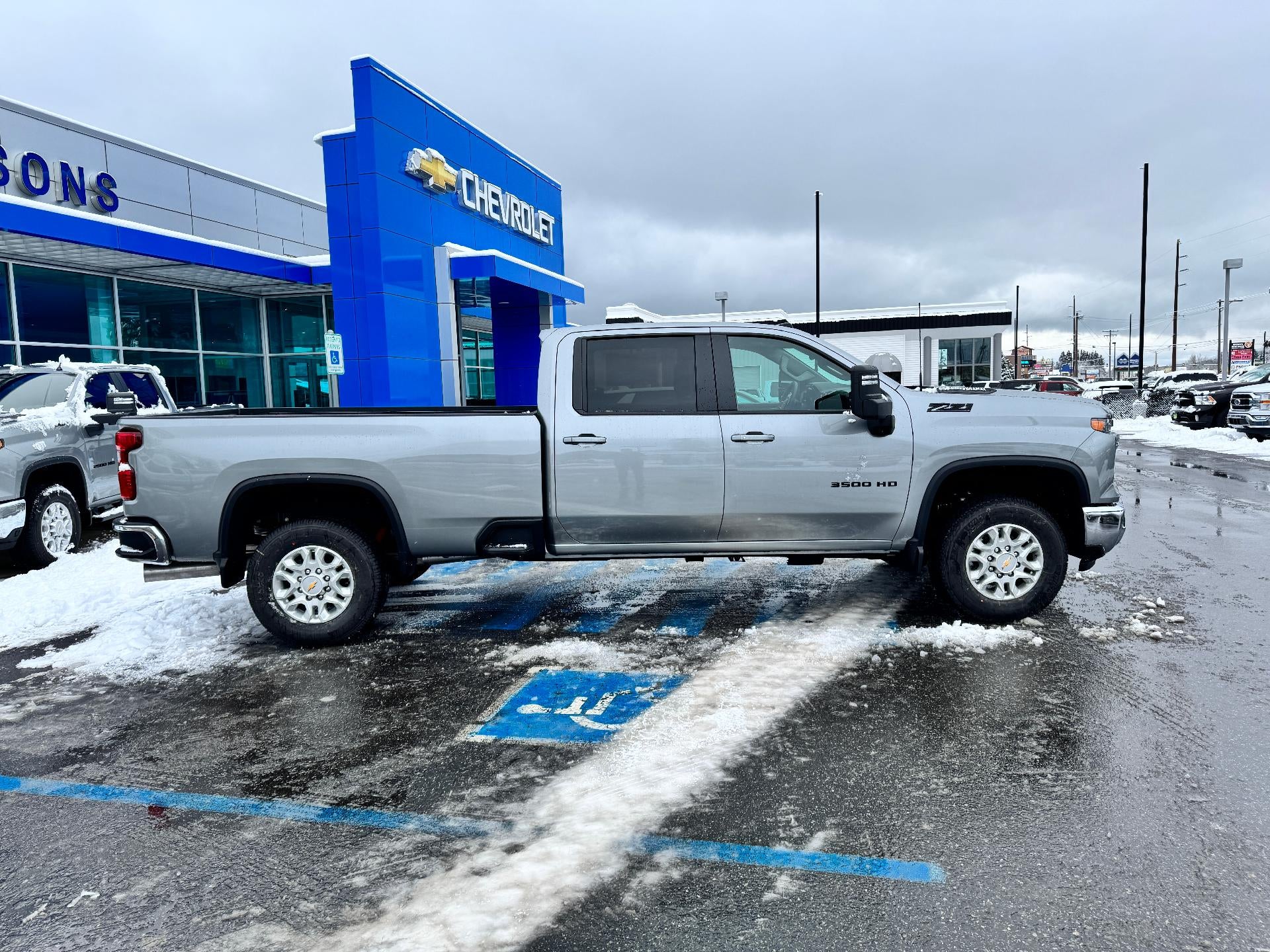 2026 Chevrolet Silverado 3500 HD LT / CREW / DMAX DIESEL / Z71 OFF ROAD / LONG BOX / LEATHER