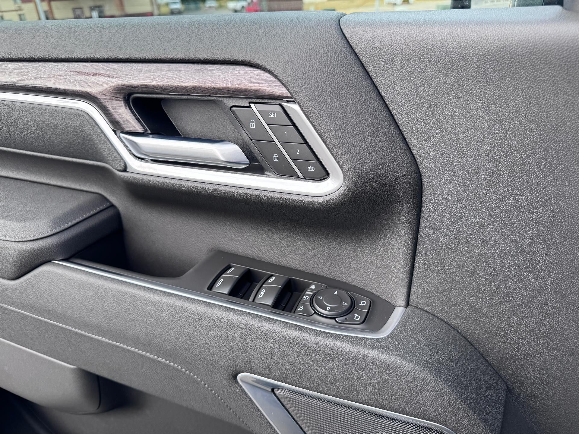 2026 Chevrolet Silverado 3500 HD LTZ / CREW / DMAX DIESEL / TRAIL BOSS / ADAPTIVE CRUISE / TECH PCKG / STANDARD BOX