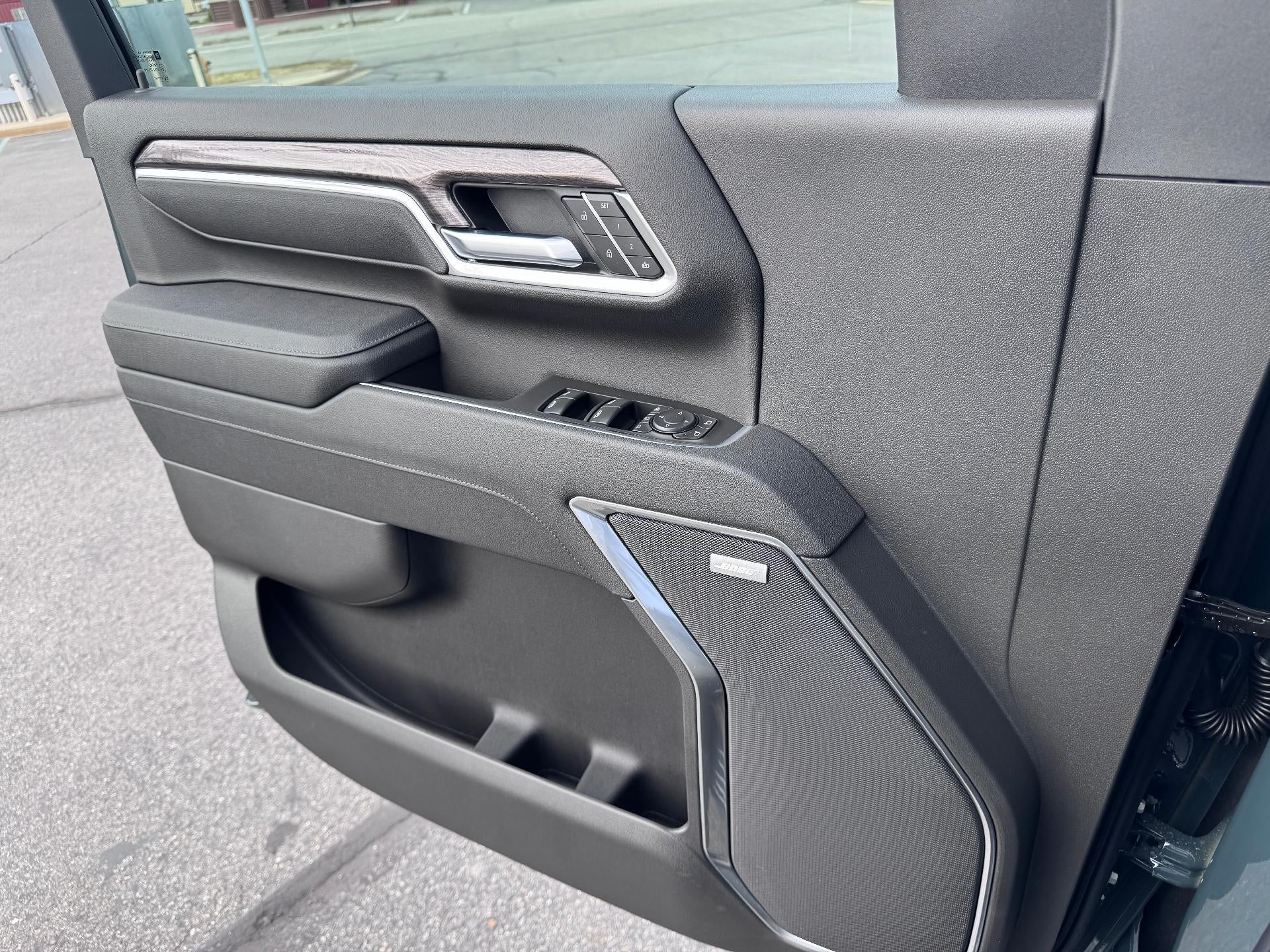2026 Chevrolet Silverado 3500 HD LTZ / CREW / DMAX DIESEL / TRAIL BOSS / ADAPTIVE CRUISE / TECH PCKG / STANDARD BOX