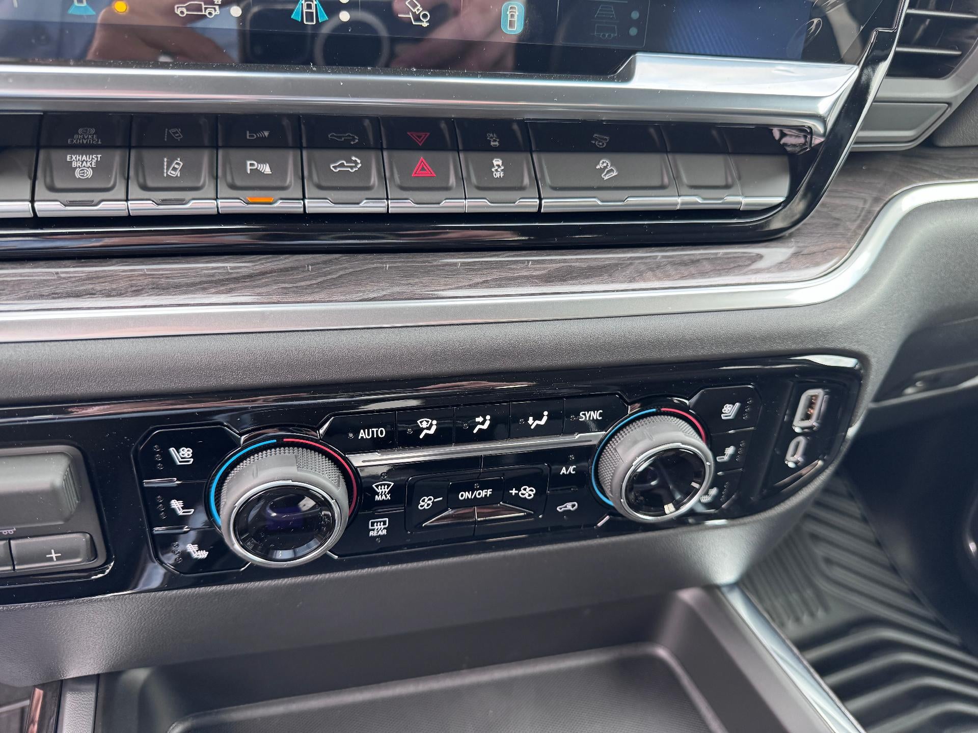 2026 Chevrolet Silverado 3500 HD LTZ / CREW / DMAX DIESEL / TRAIL BOSS / ADAPTIVE CRUISE / TECH PCKG / STANDARD BOX