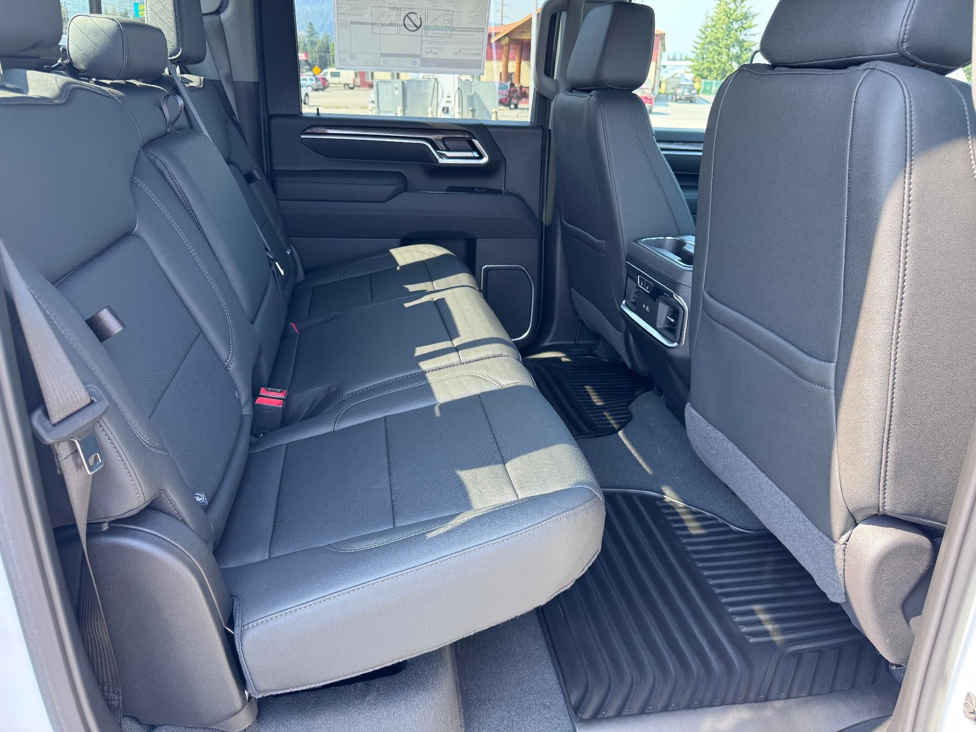 2026 Chevrolet Silverado 3500 HD LTZ / CREW / DMAX DIESEL / DUAL REAR WHEEL / TECH PCKG / ADAPTIVE CRUISE