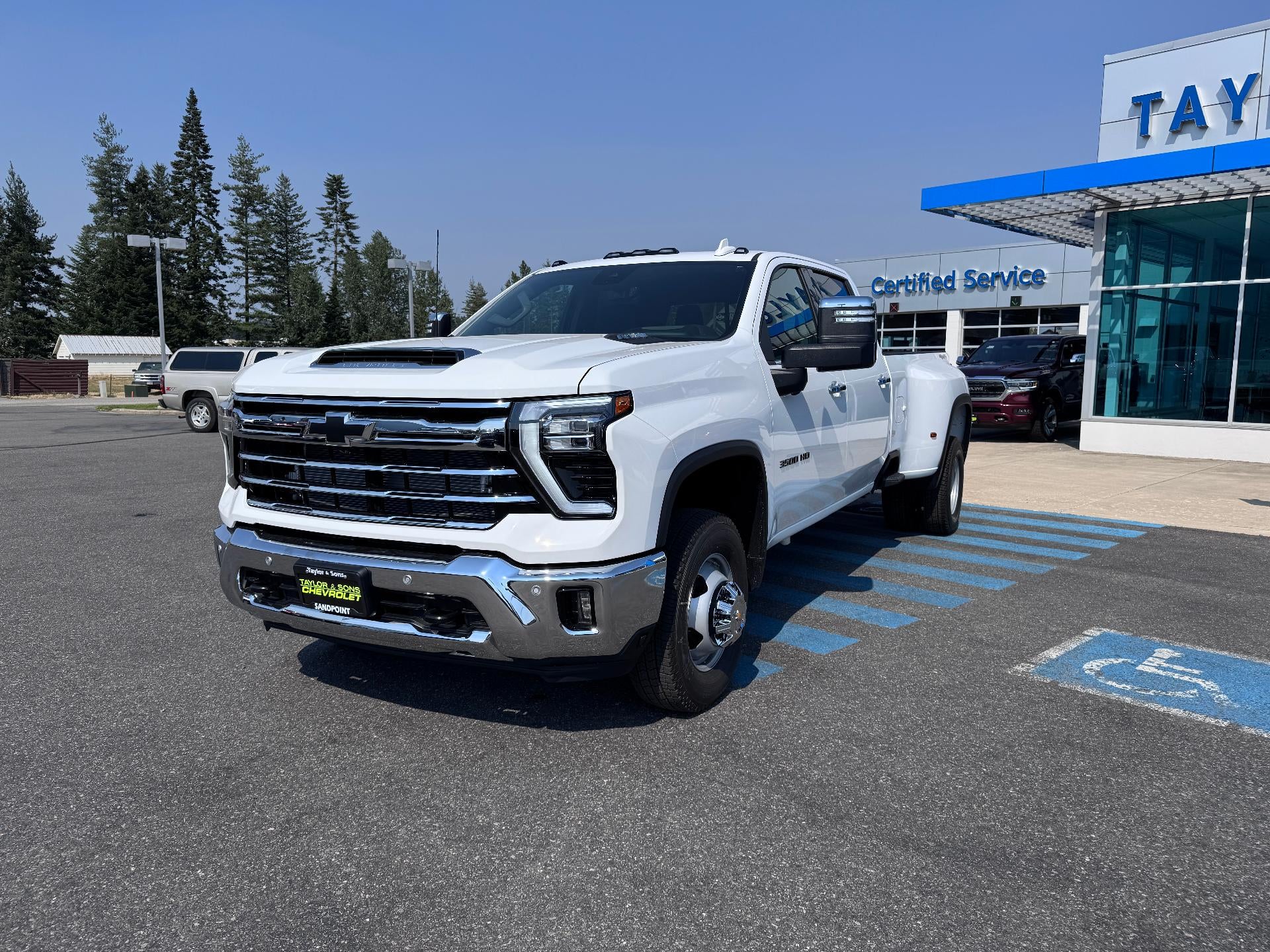 2026 Chevrolet Silverado 3500 HD LTZ / CREW / DMAX DIESEL / DUAL REAR WHEEL / TECH PCKG / ADAPTIVE CRUISE