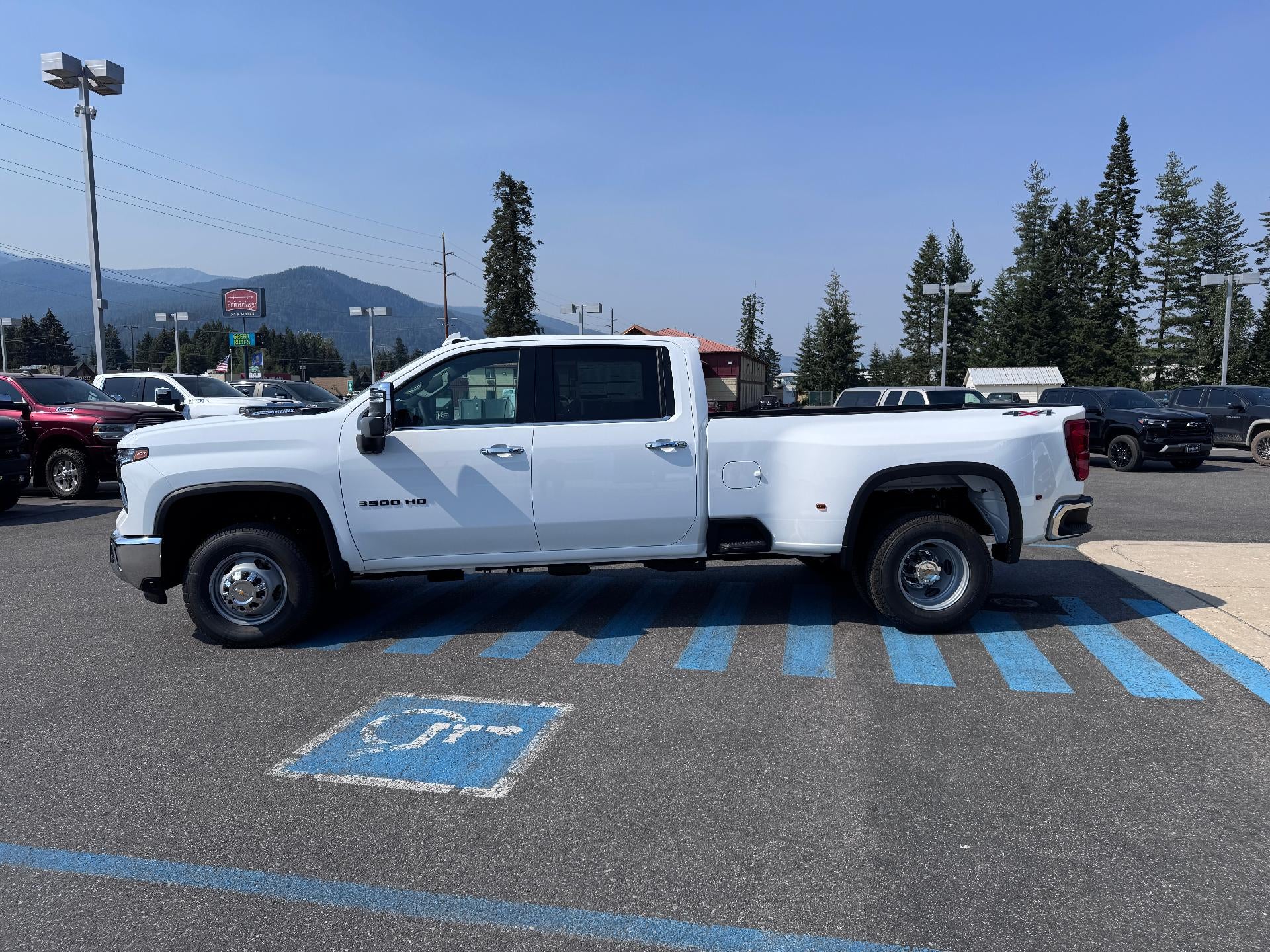 2026 Chevrolet Silverado 3500 HD LTZ / CREW / DMAX DIESEL / DUAL REAR WHEEL / TECH PCKG / ADAPTIVE CRUISE