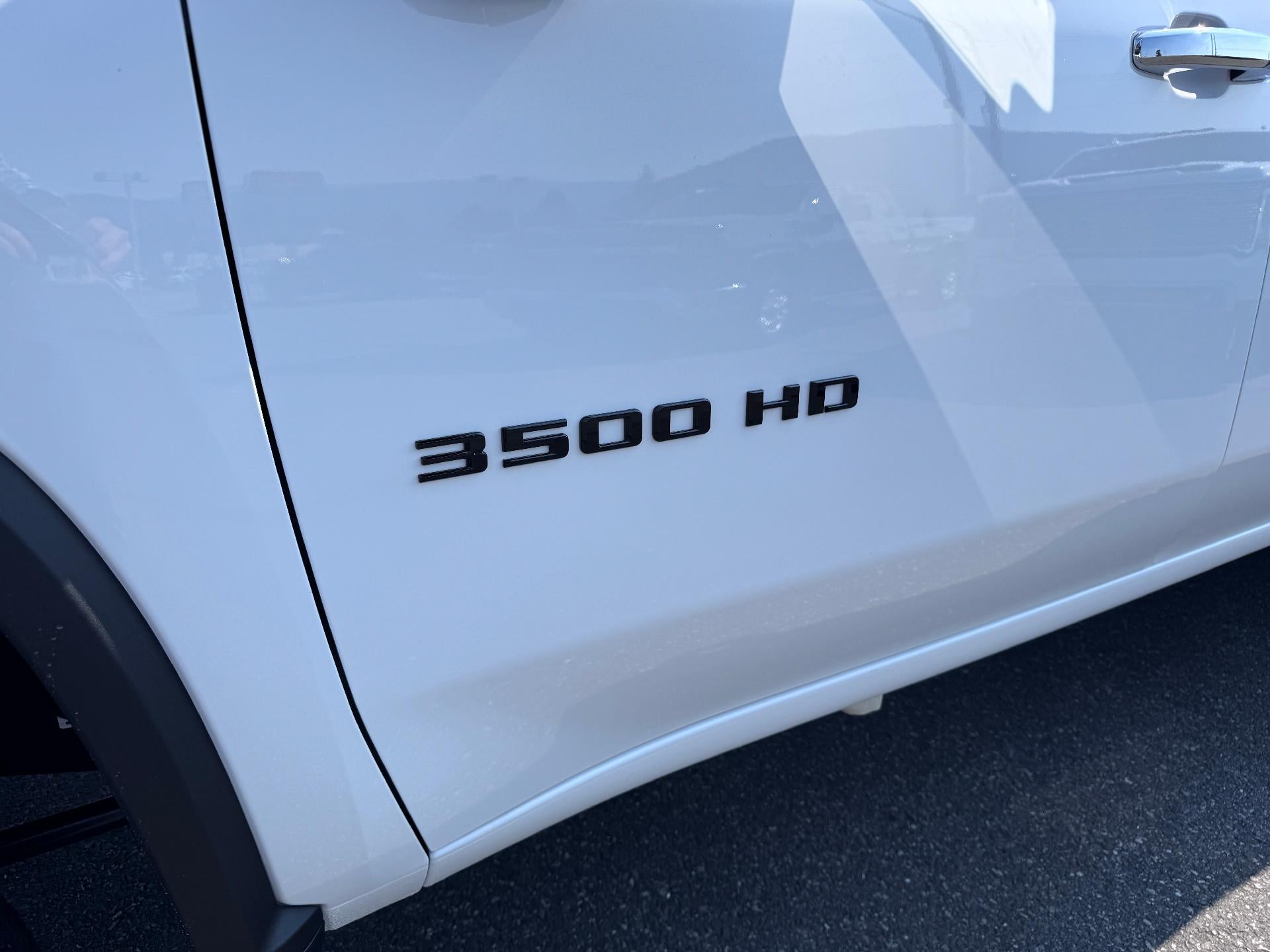 2026 Chevrolet Silverado 3500 HD LTZ / CREW / DMAX DIESEL / DUAL REAR WHEEL / TECH PCKG / ADAPTIVE CRUISE