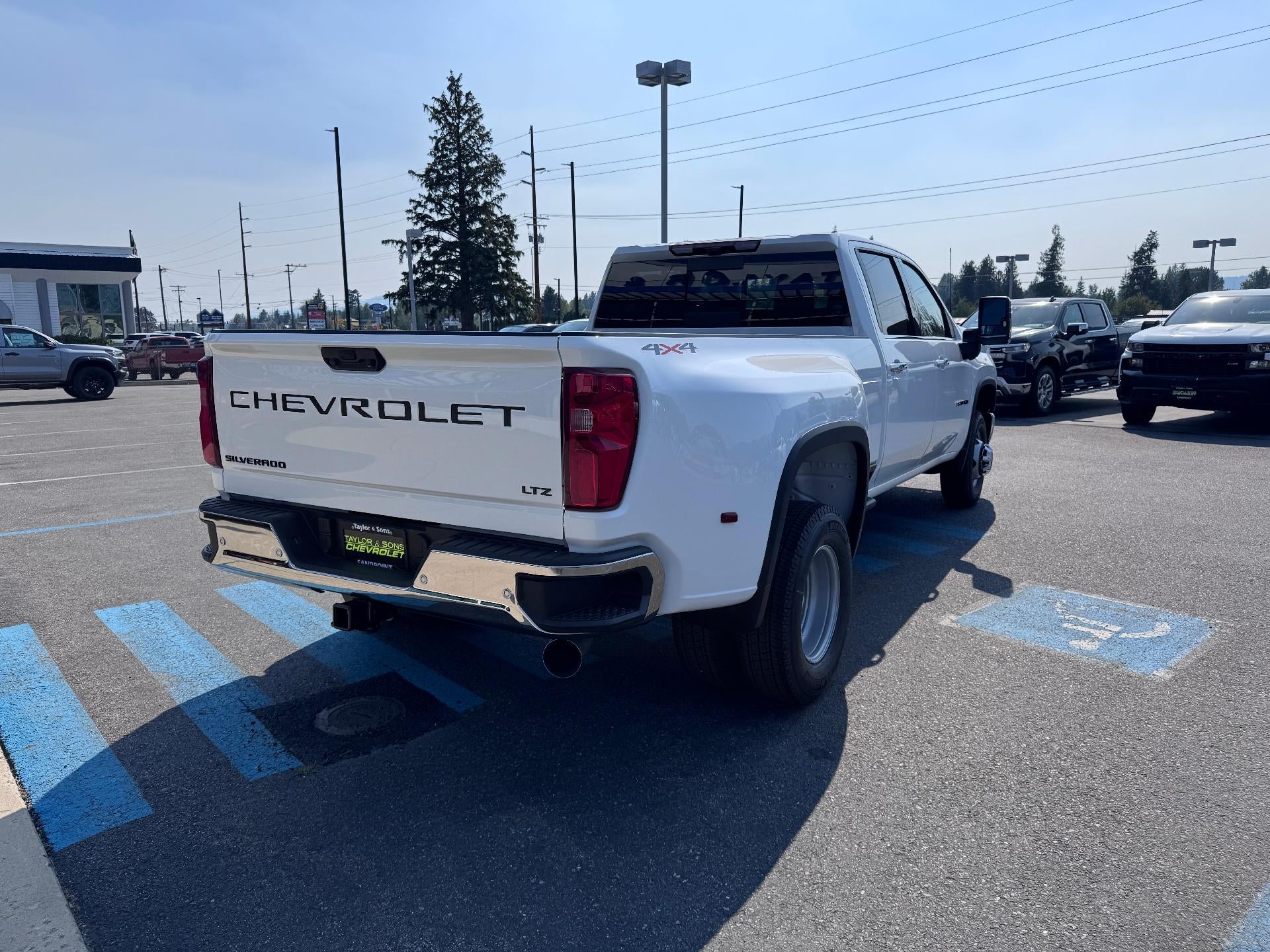 2026 Chevrolet Silverado 3500 HD LTZ / CREW / DMAX DIESEL / DUAL REAR WHEEL / TECH PCKG / ADAPTIVE CRUISE
